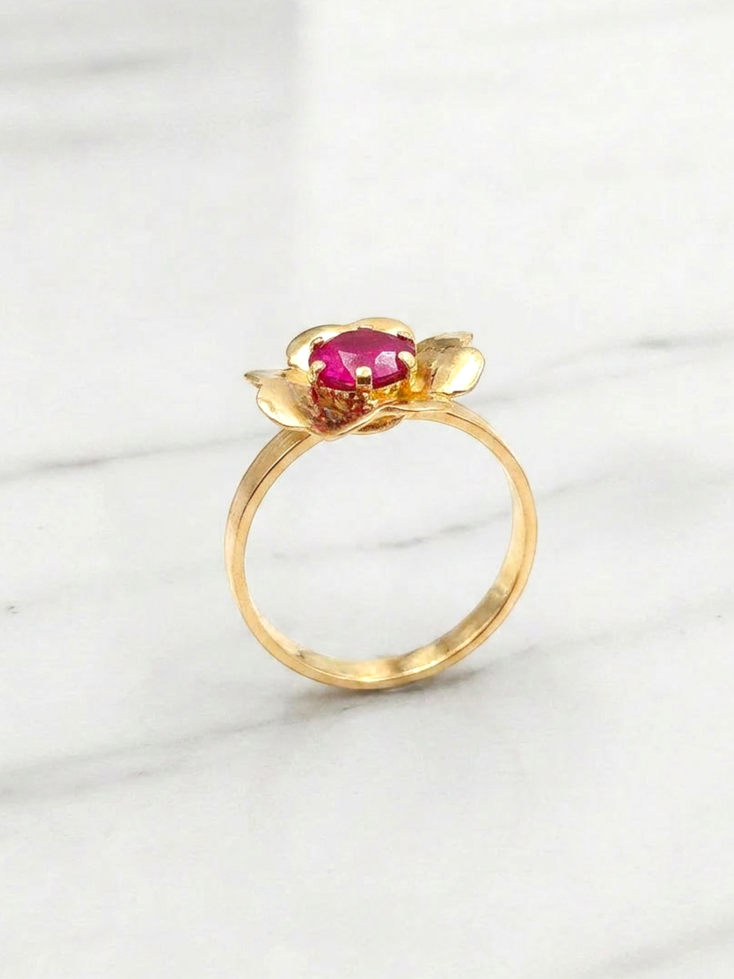 Anillo roseta rubí Oro 18k 6