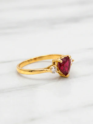 Anillo corazon rubi y circones Oro 18k