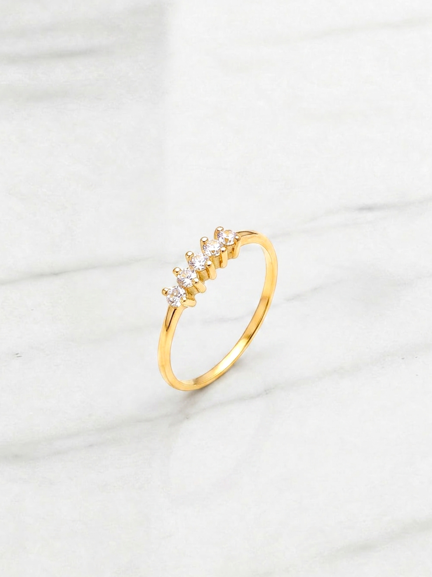Anillo medio cintillo 5 circones Oro 18k 3