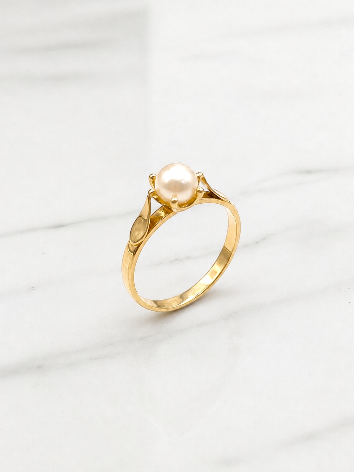 Anillo pistilo perla cultivada Oro 18k 1