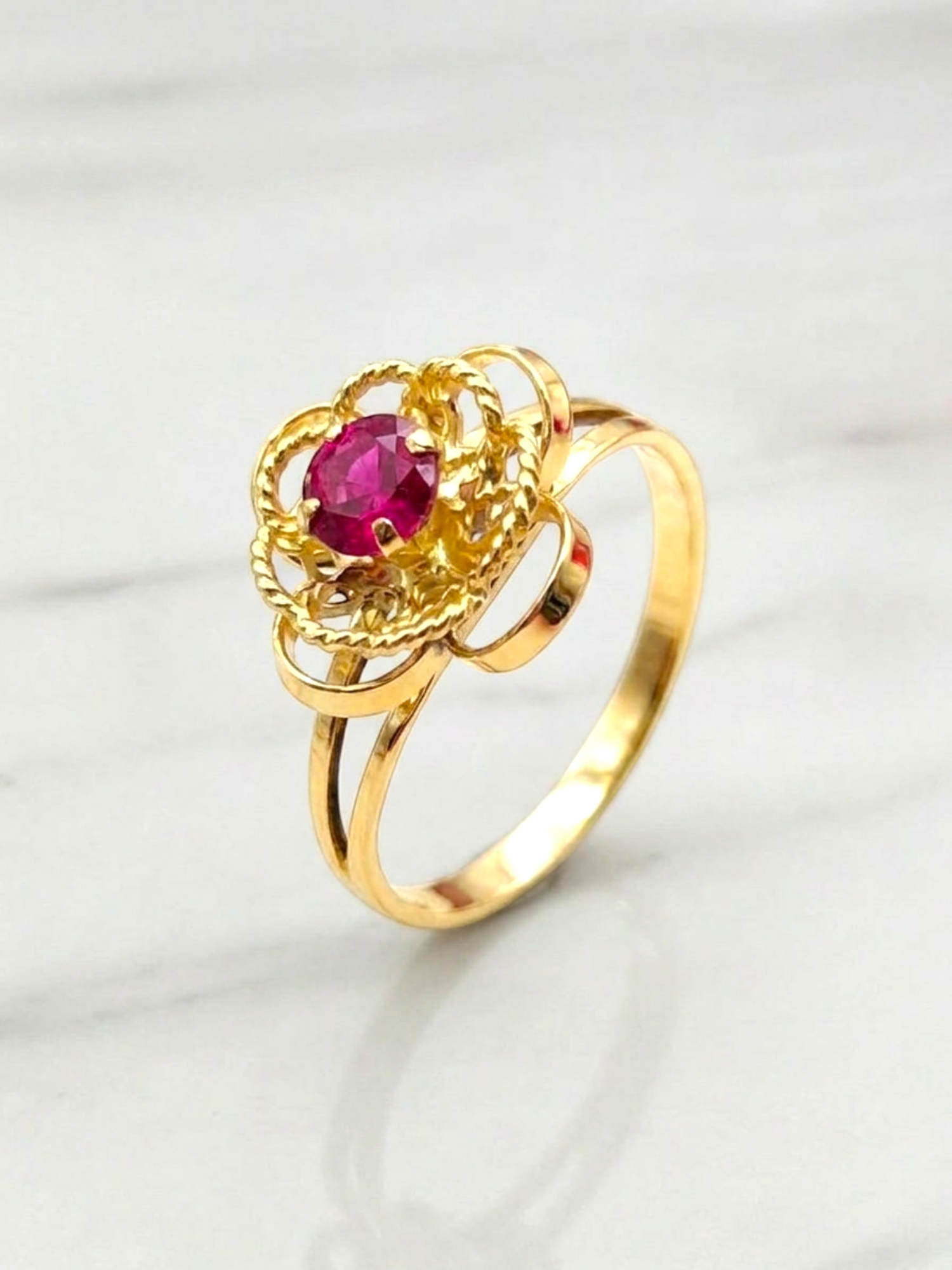 Anillo flor rubí Oro 18k 5