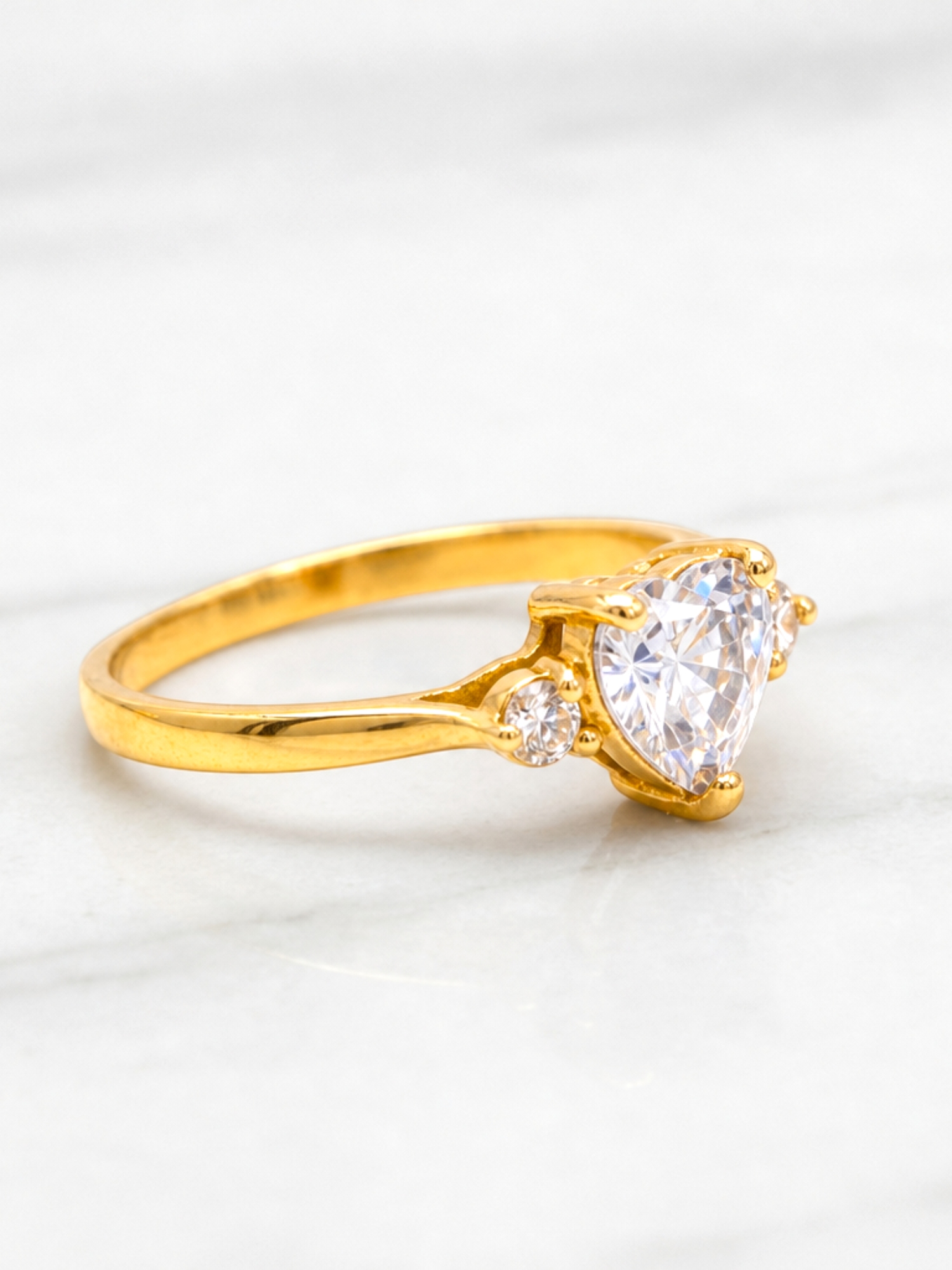 Anillo corazon circones Oro 18k 3