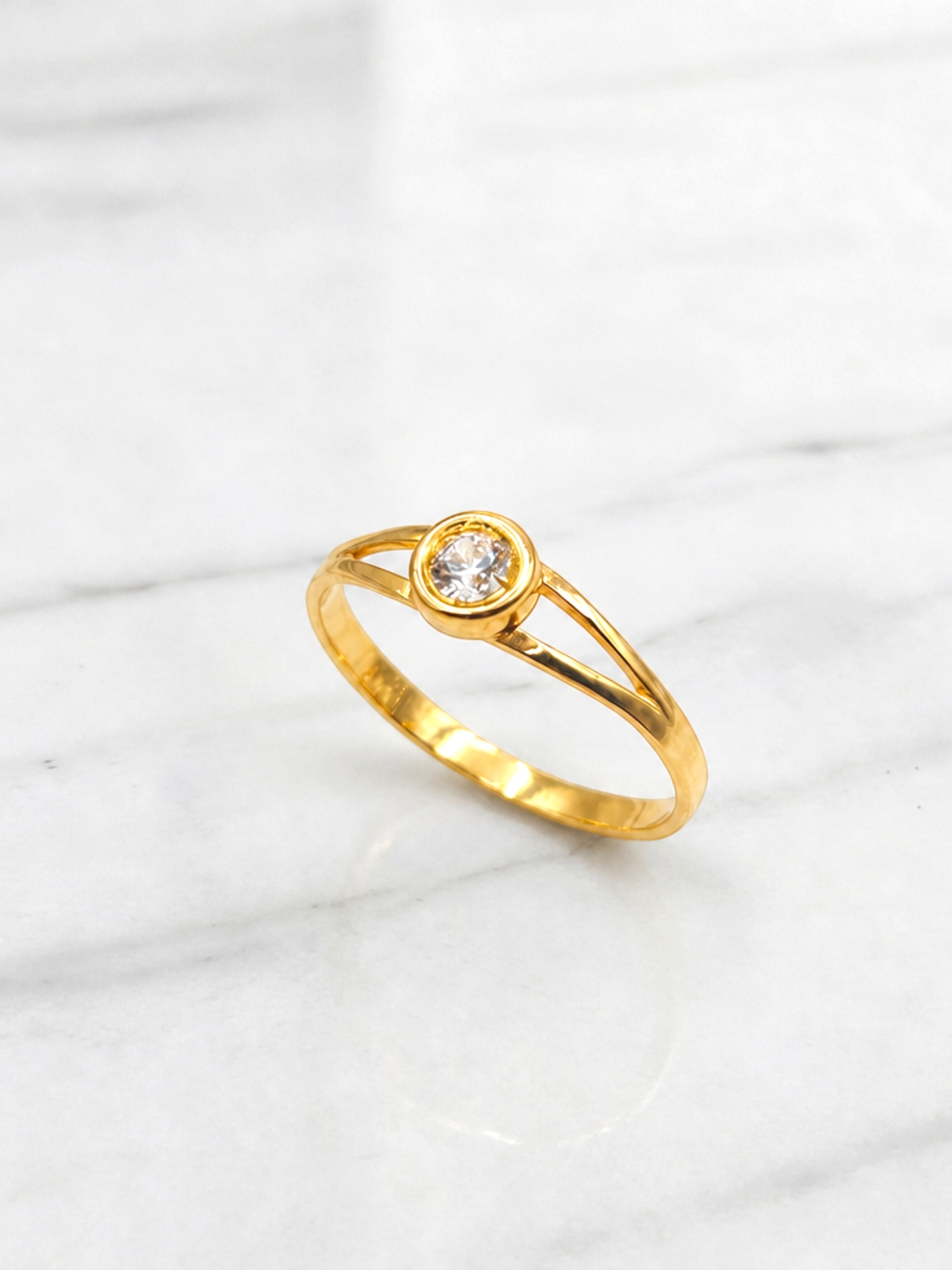 Anillo punto de círculo 2 grs Oro 18k 3