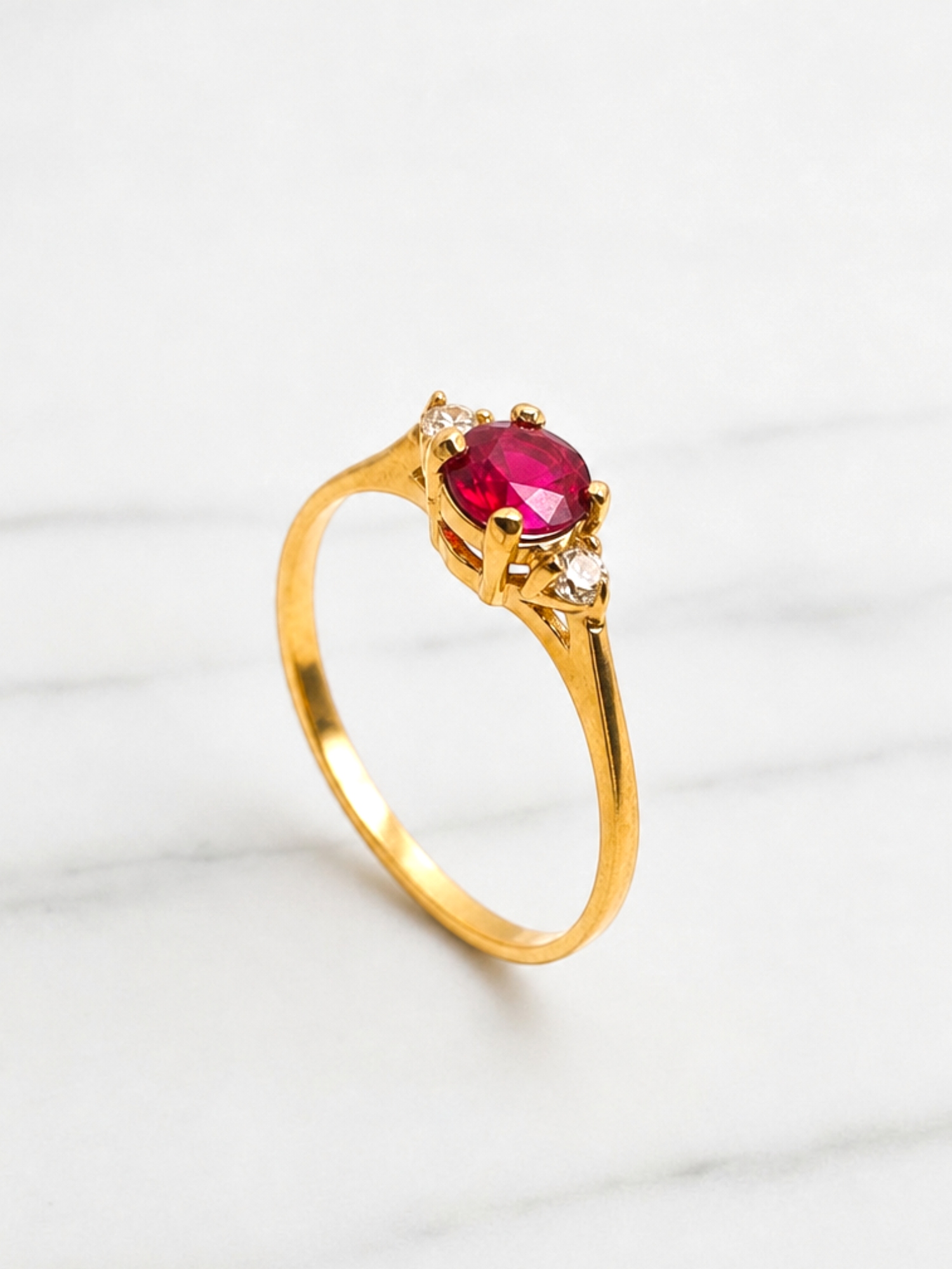 Anillo reina Rubí y circones Oro 18k 4