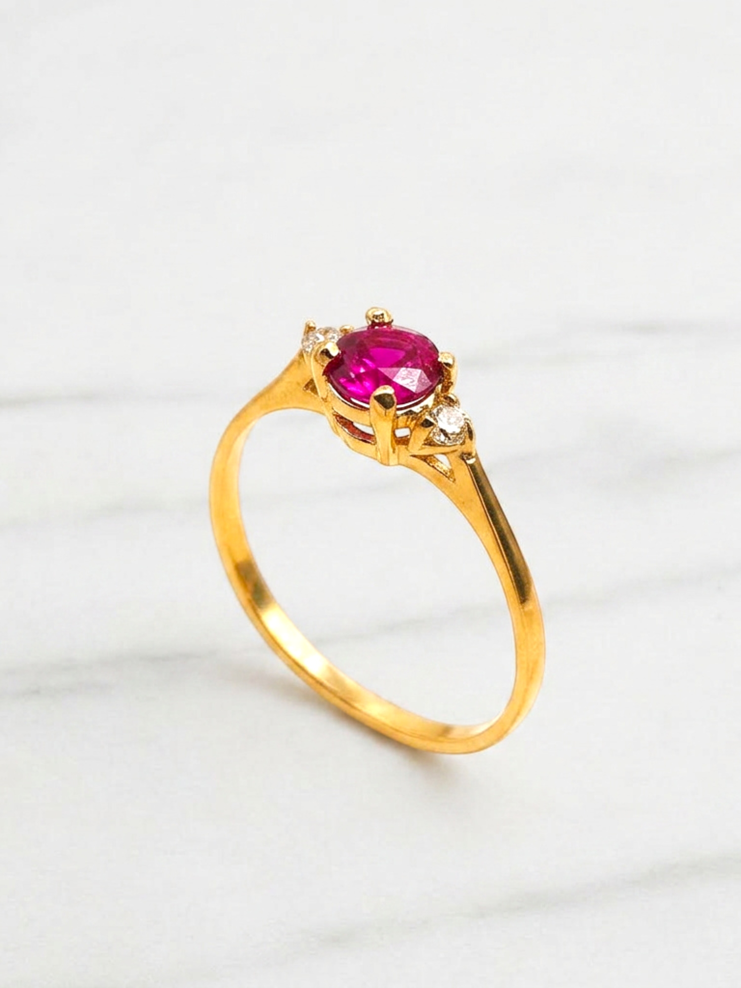 Anillo reina Rubí y circones Oro 18k 3