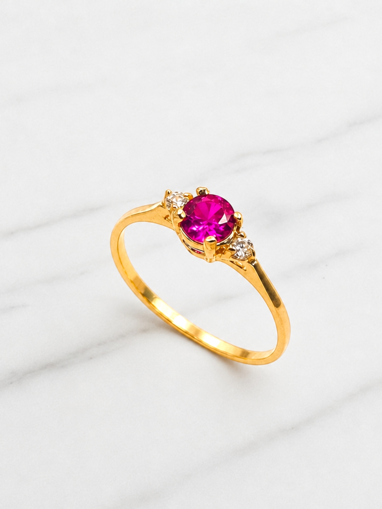 Anillo reina Rubí y circones Oro 18k 2