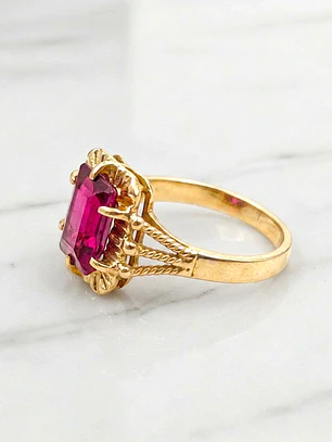 Anillo chatón rubí cuadro Oro 18k