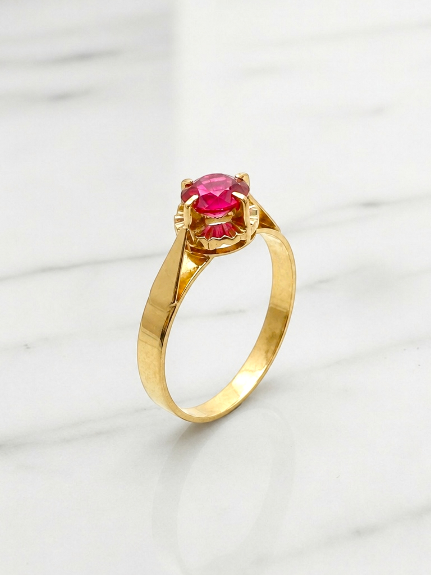 Anillo Chatón circular rubí Oro 18k 4