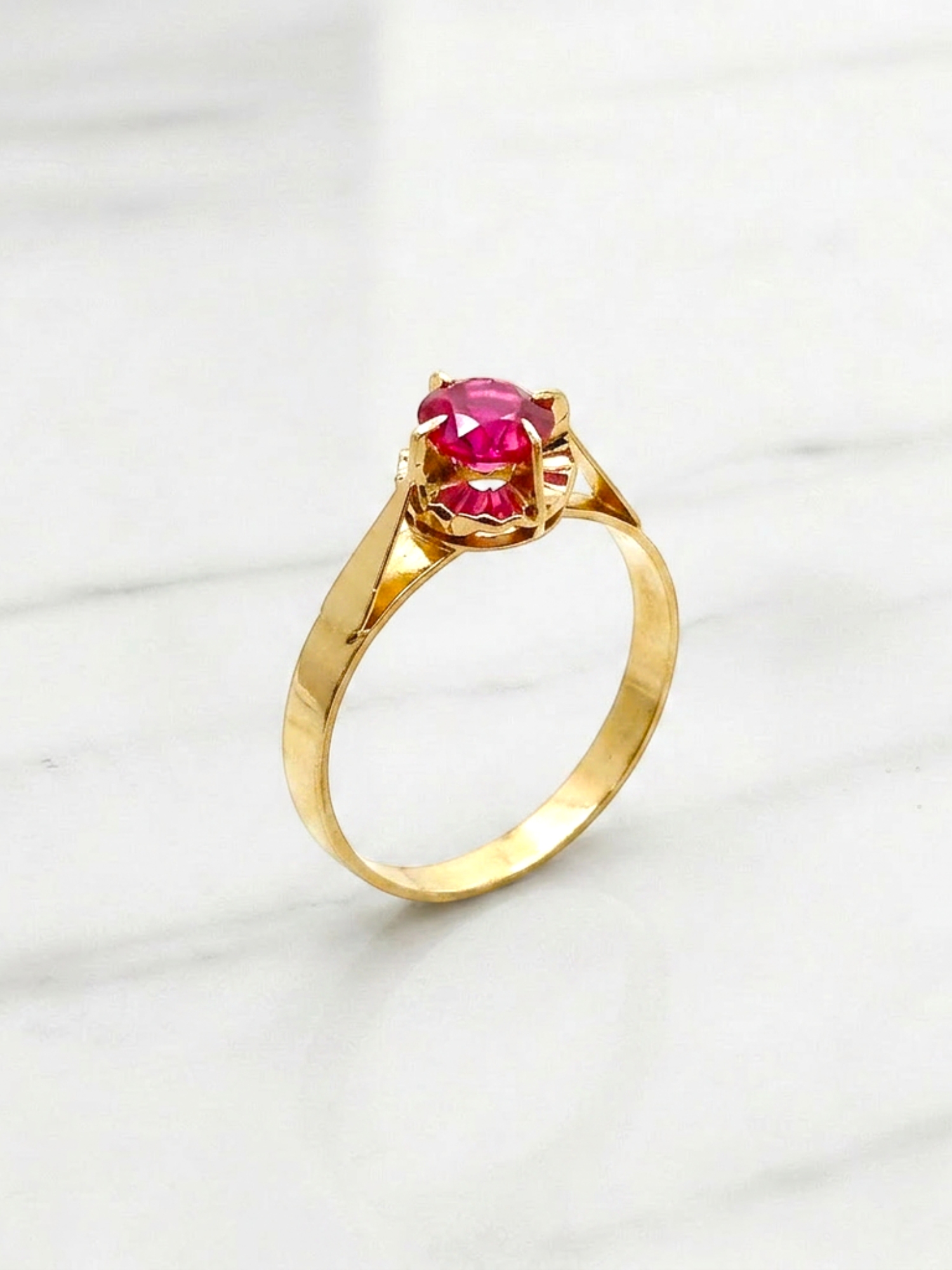 Anillo Chatón circular rubí Oro 18k 1