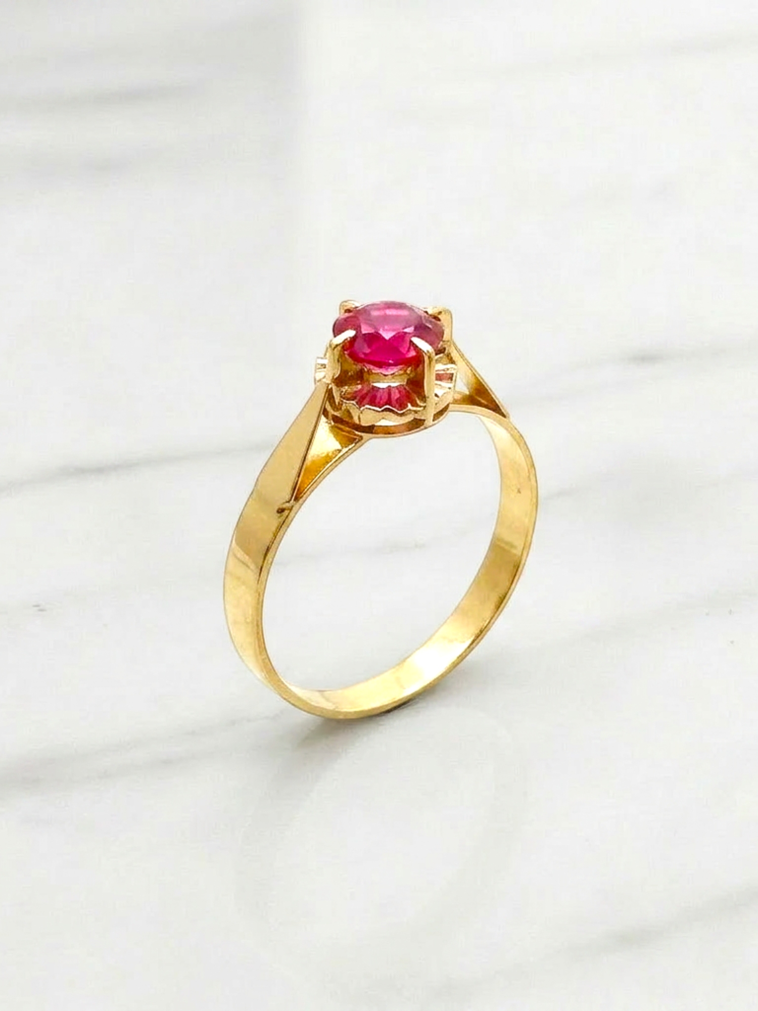 Anillo Chatón circular rubí Oro 18k 2