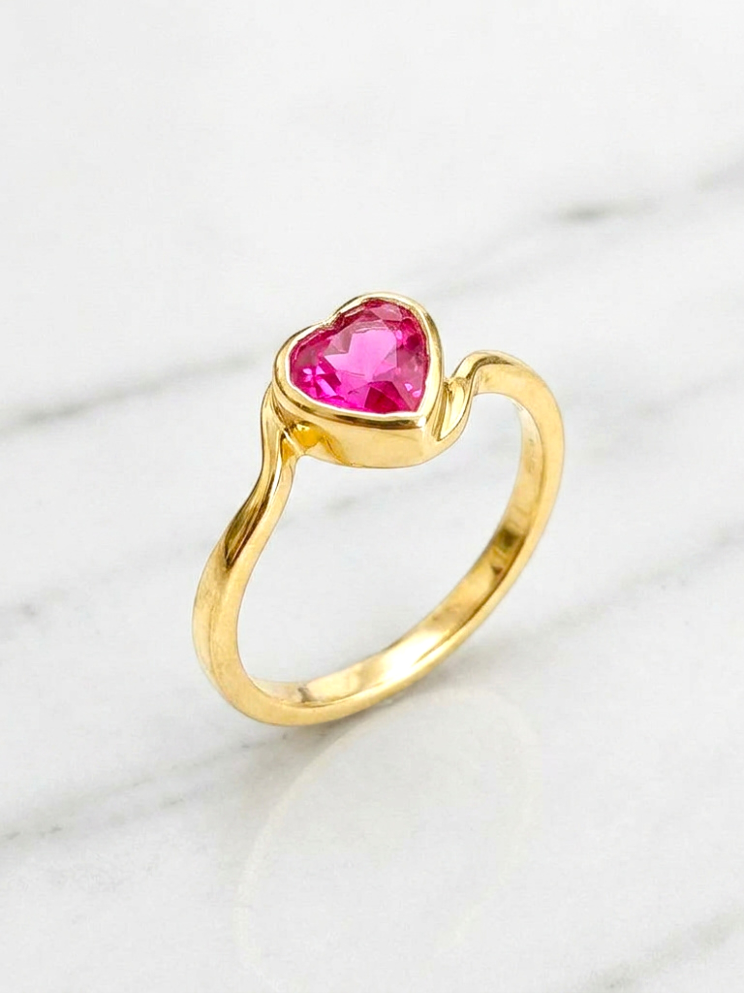 Anillo corazón rubí Oro 18k 3