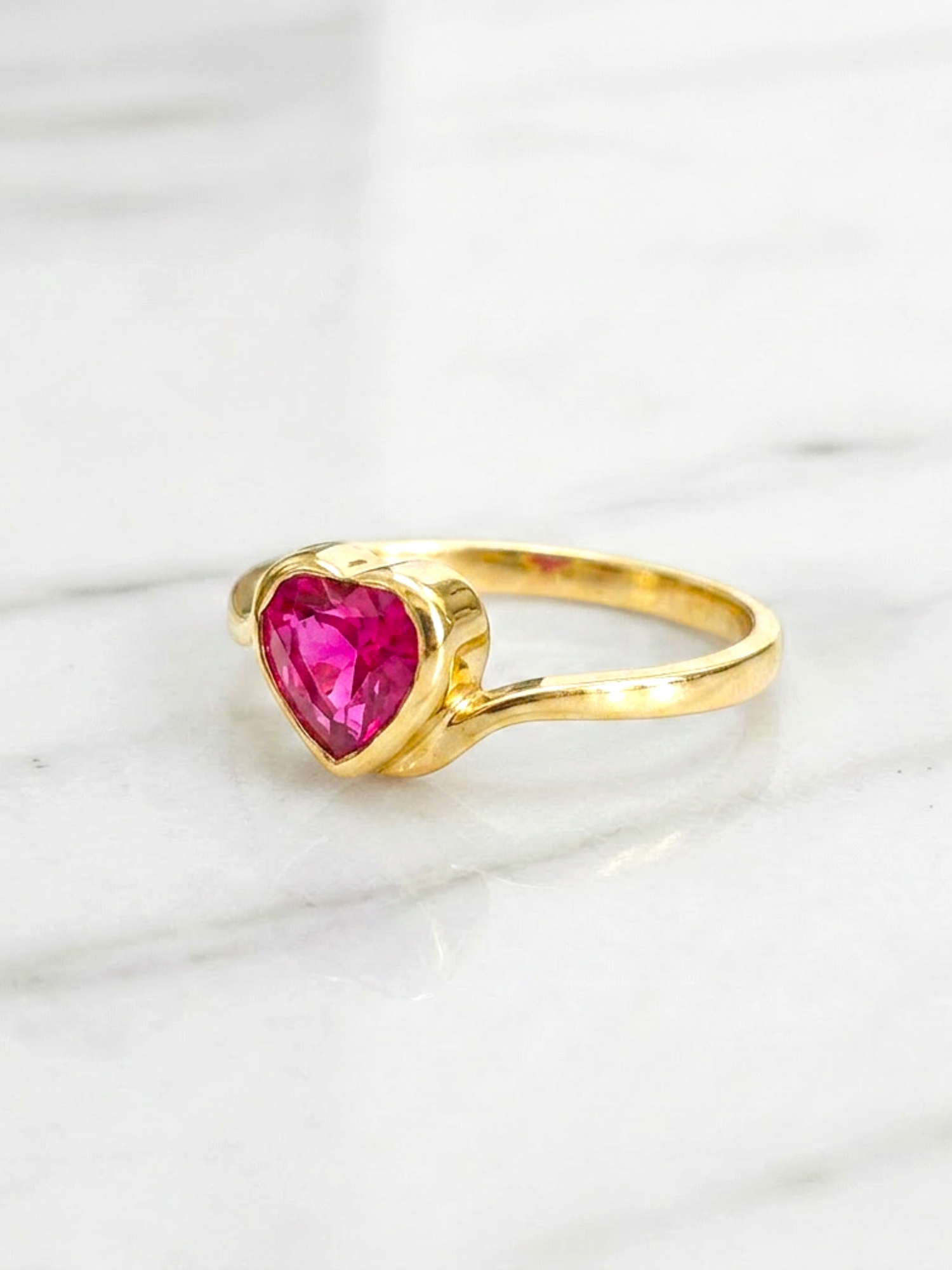 Anillo corazón rubí Oro 18k 2