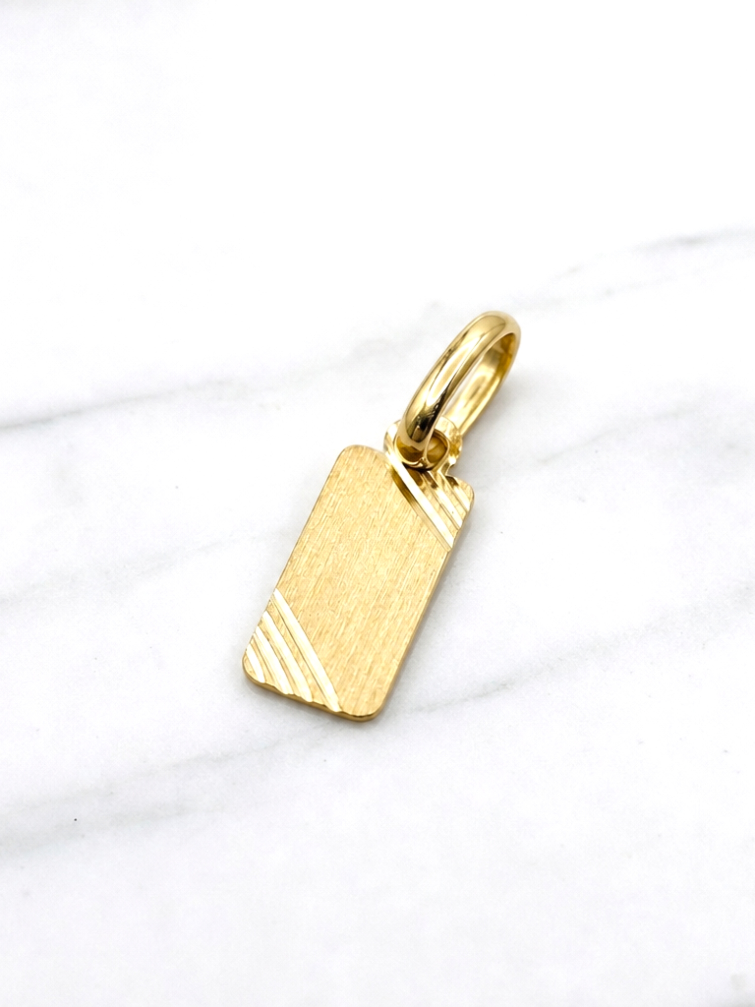Colgante placa 1.7 cm Oro 18k  4