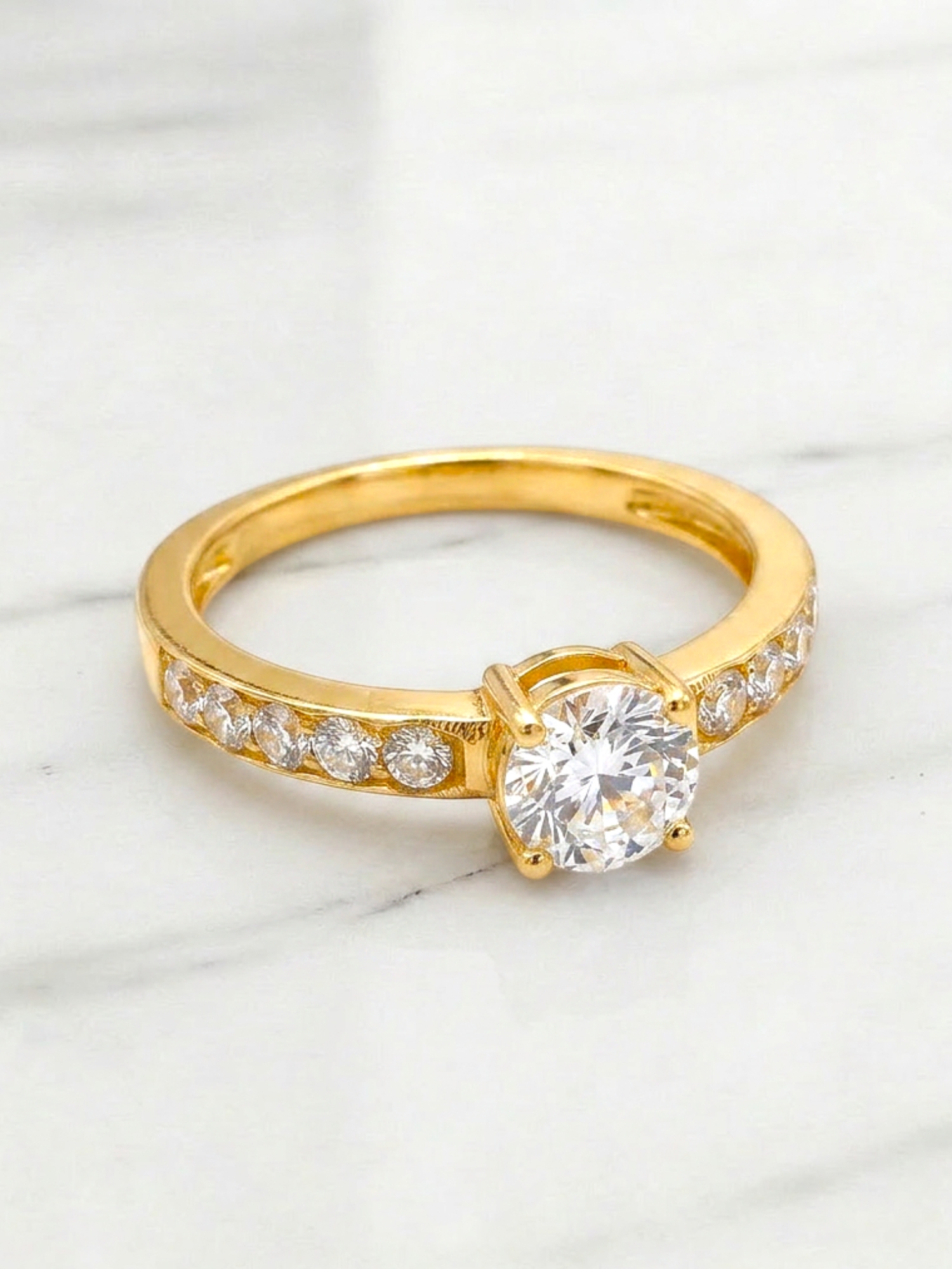 Anillo medio cintillo princesa circones Oro 18k 3