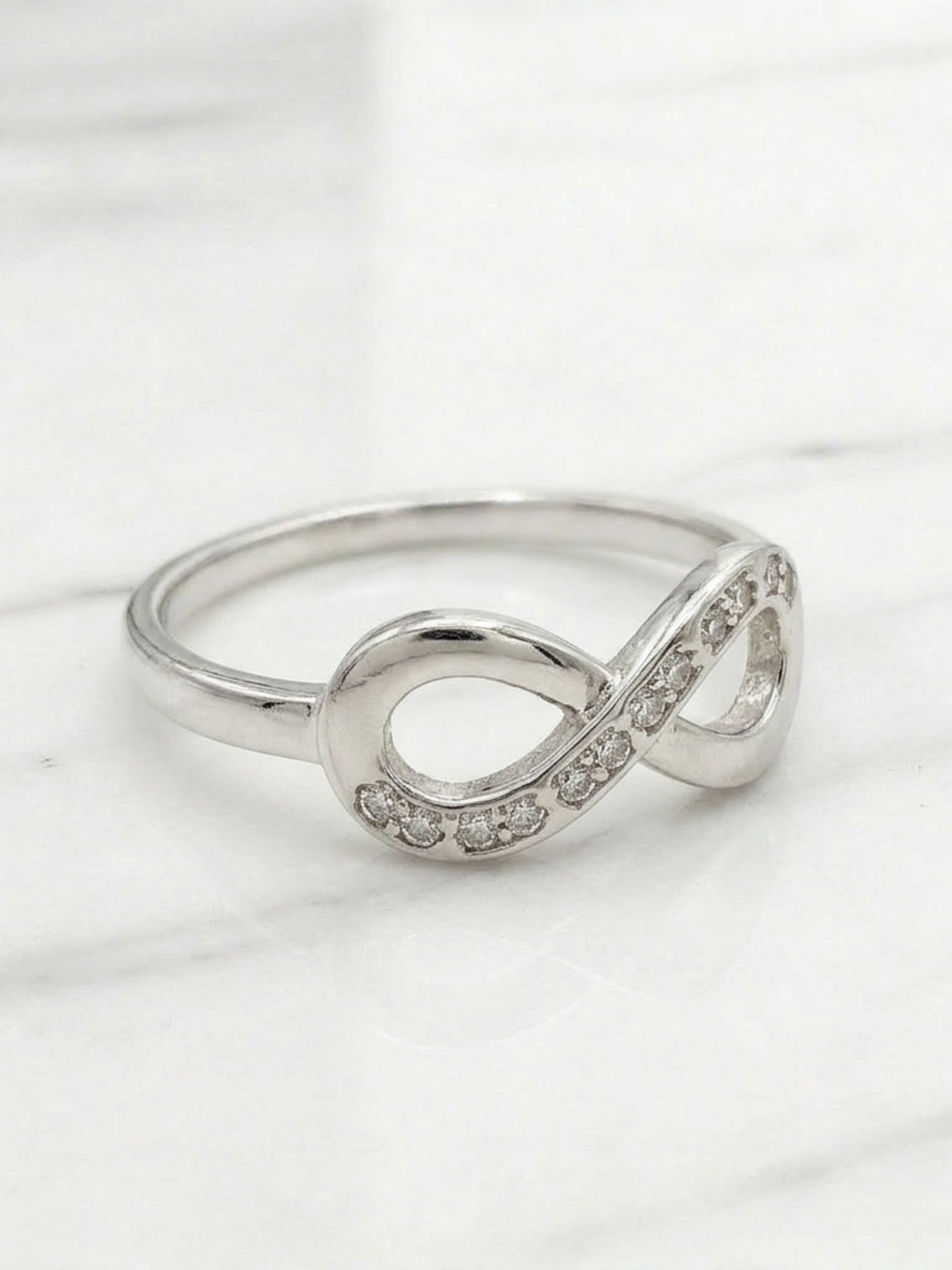 Anillo eterno circónes Oro blanco 18k 2