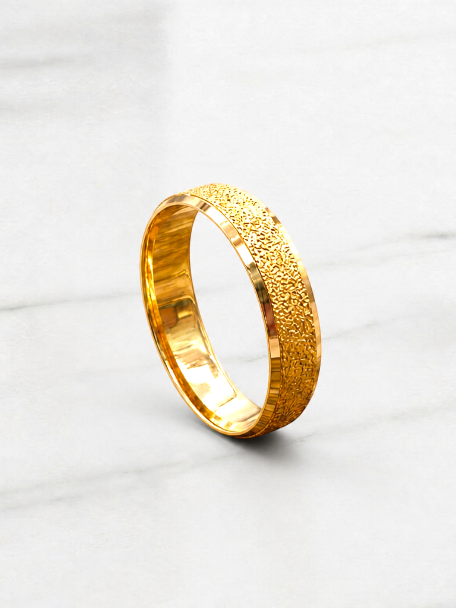 Argolla de matrimonio tallada bordes 5 mm Oro 18k 2