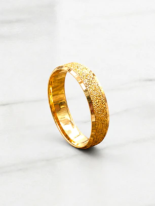 Argolla de matrimonio tallada bordes 5 mm Oro 18k