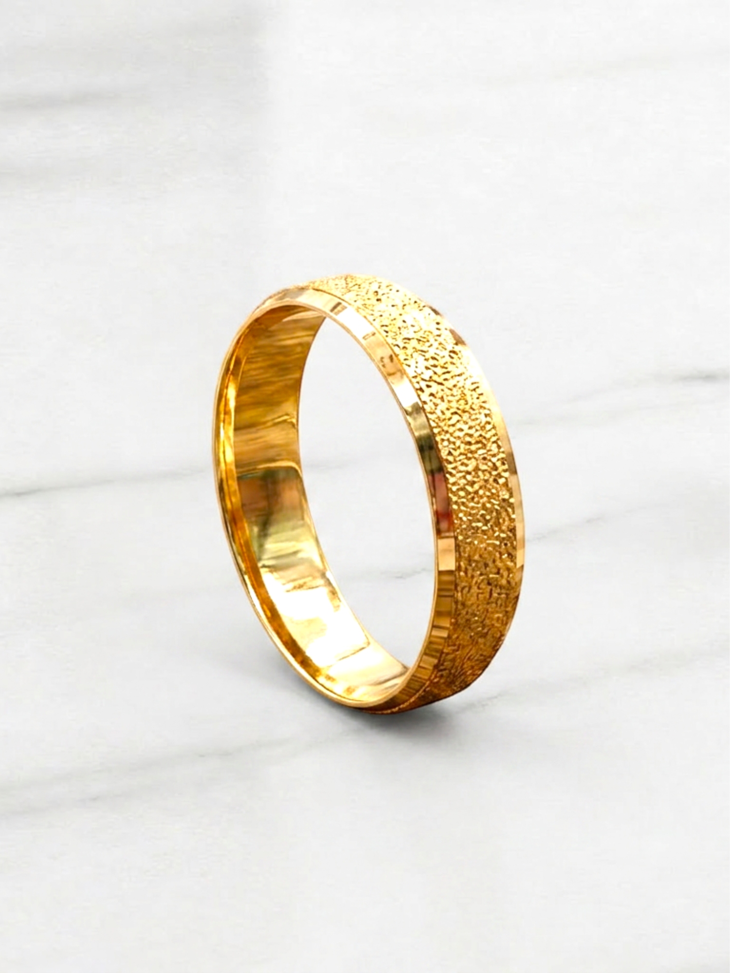 Argolla de matrimonio tallada bordes 5 mm Oro 18k 3