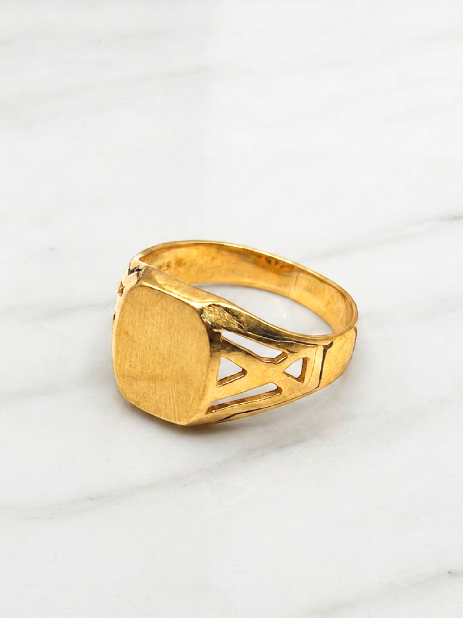 Anillo sello tallado Oro 18k 4