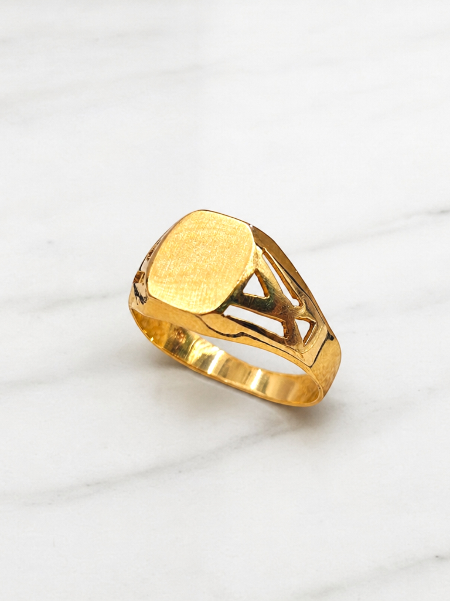 Anillo sello tallado Oro 18k 5