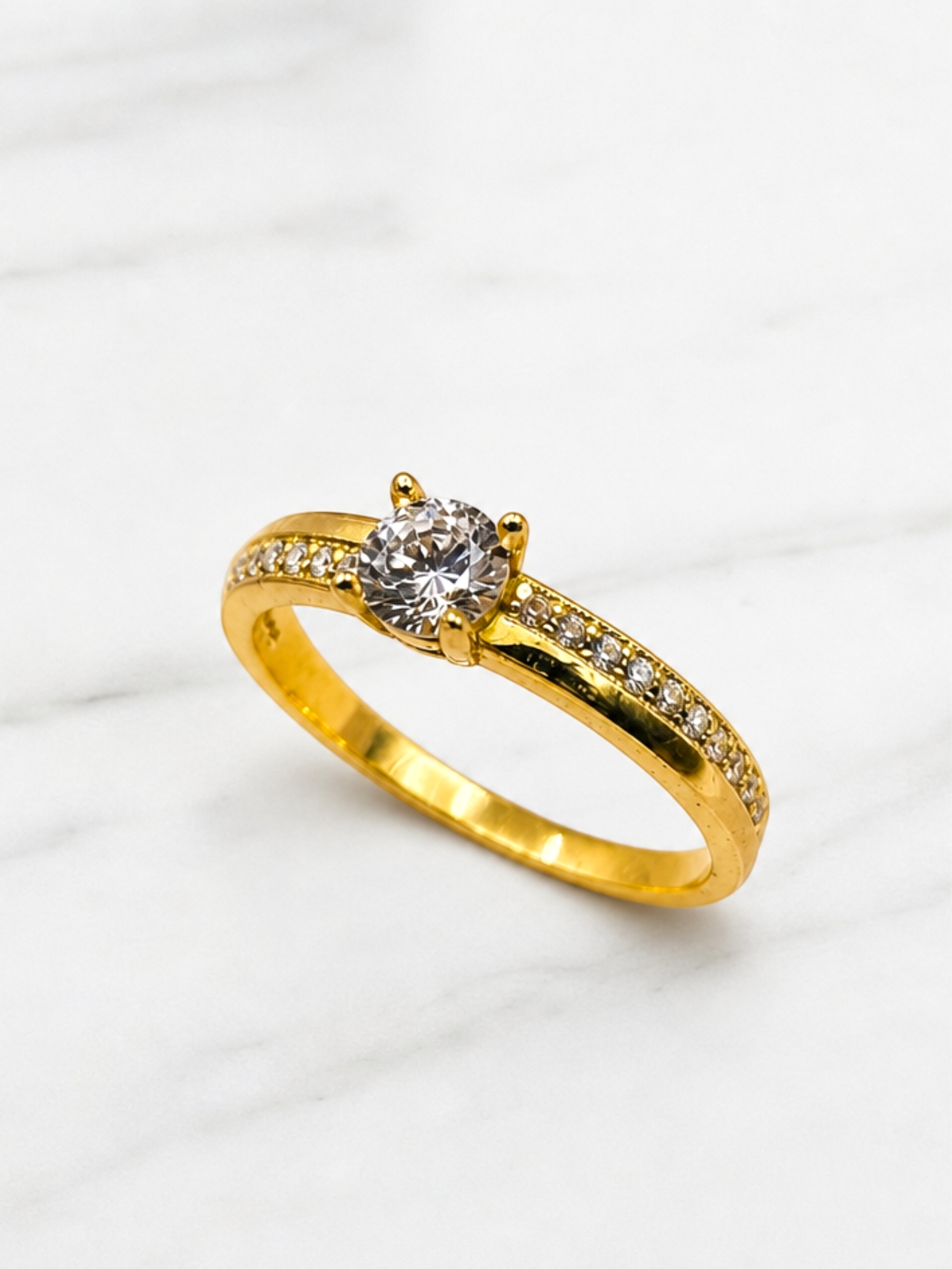 Anillo medio cintillo princesa 2.5 grs Oro 18k 3