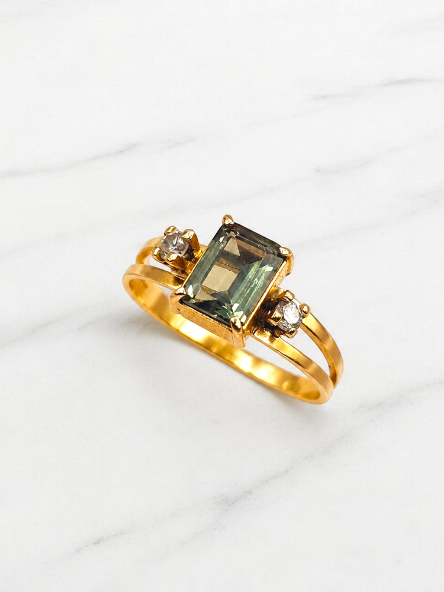Anillo reina esmeralda circónes Oro 18k 3