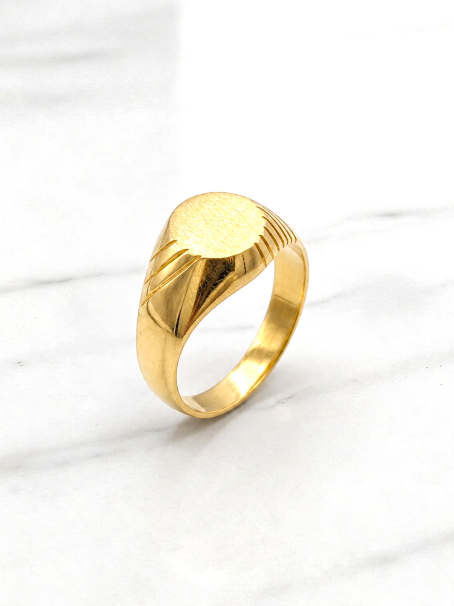 Anillo sello tallado Oro 18k 1