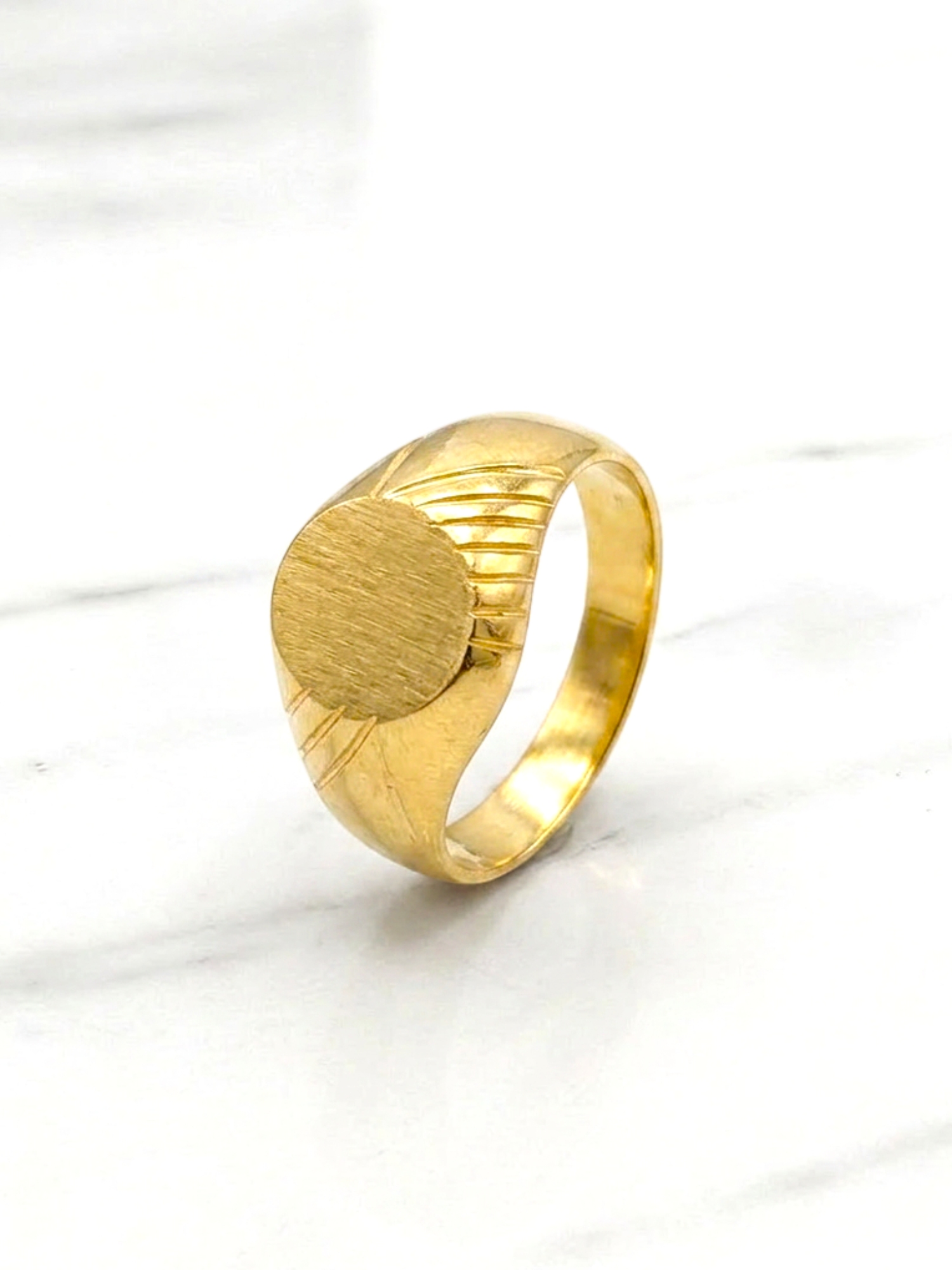 Anillo sello tallado Oro 18k 3