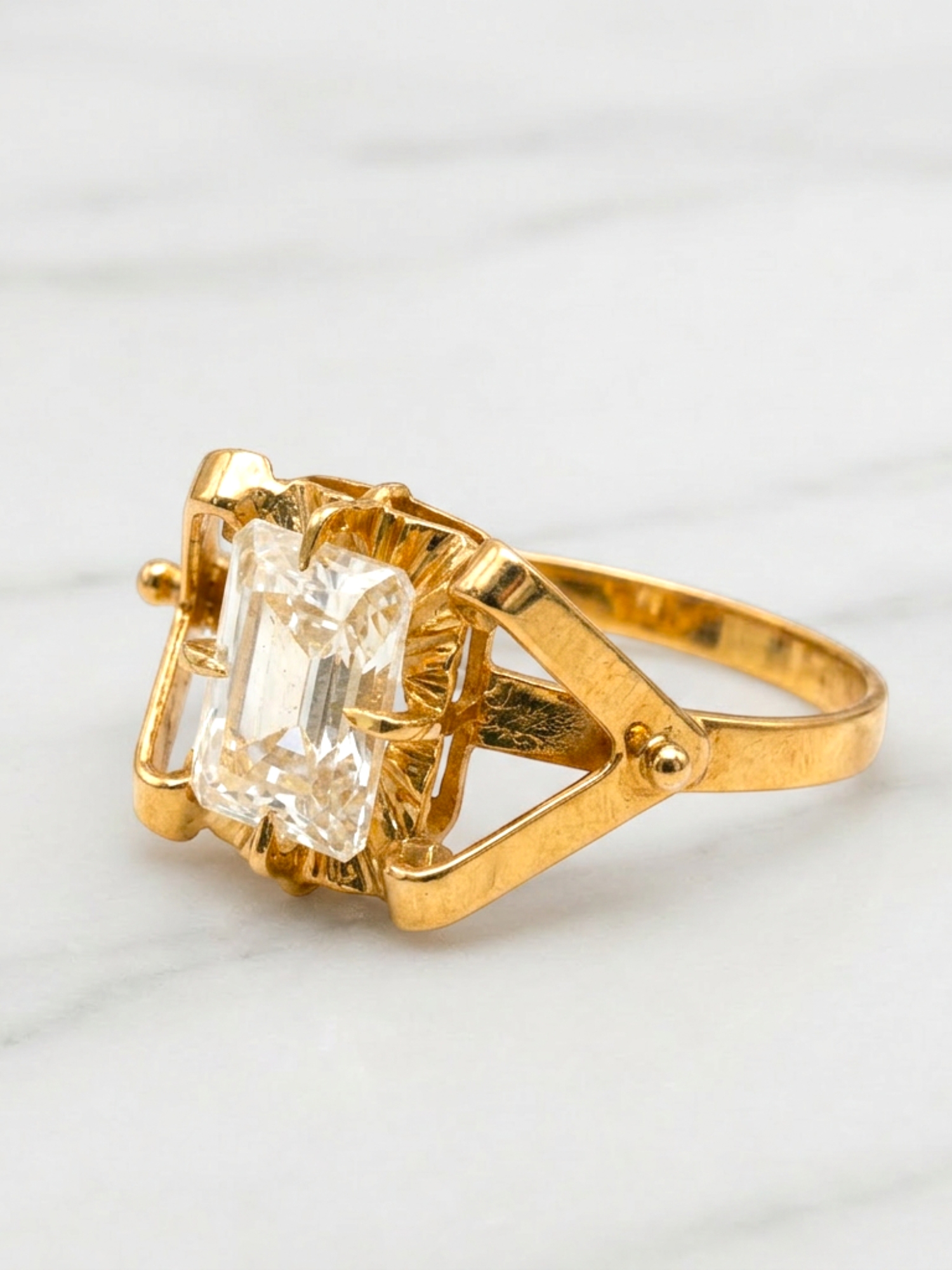 Anillo chatón cuadrado Circón Oro 18k 2