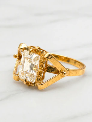 Anillo chatón cuadrado Circón Oro 18k