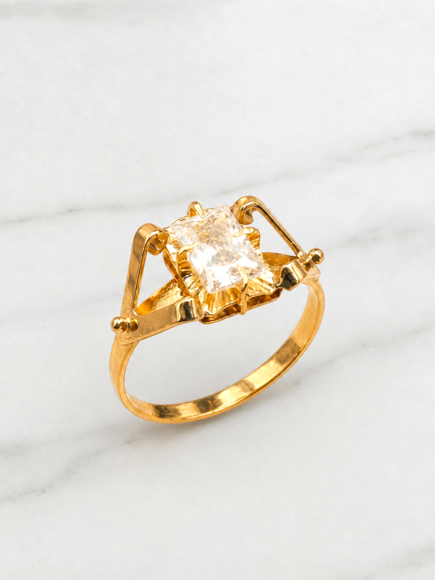 Anillo chatón cuadrado Circón Oro 18k 3