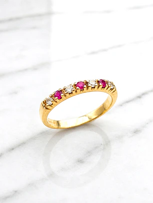 Anillo medio cintillo rubíes con circones Oro 18k