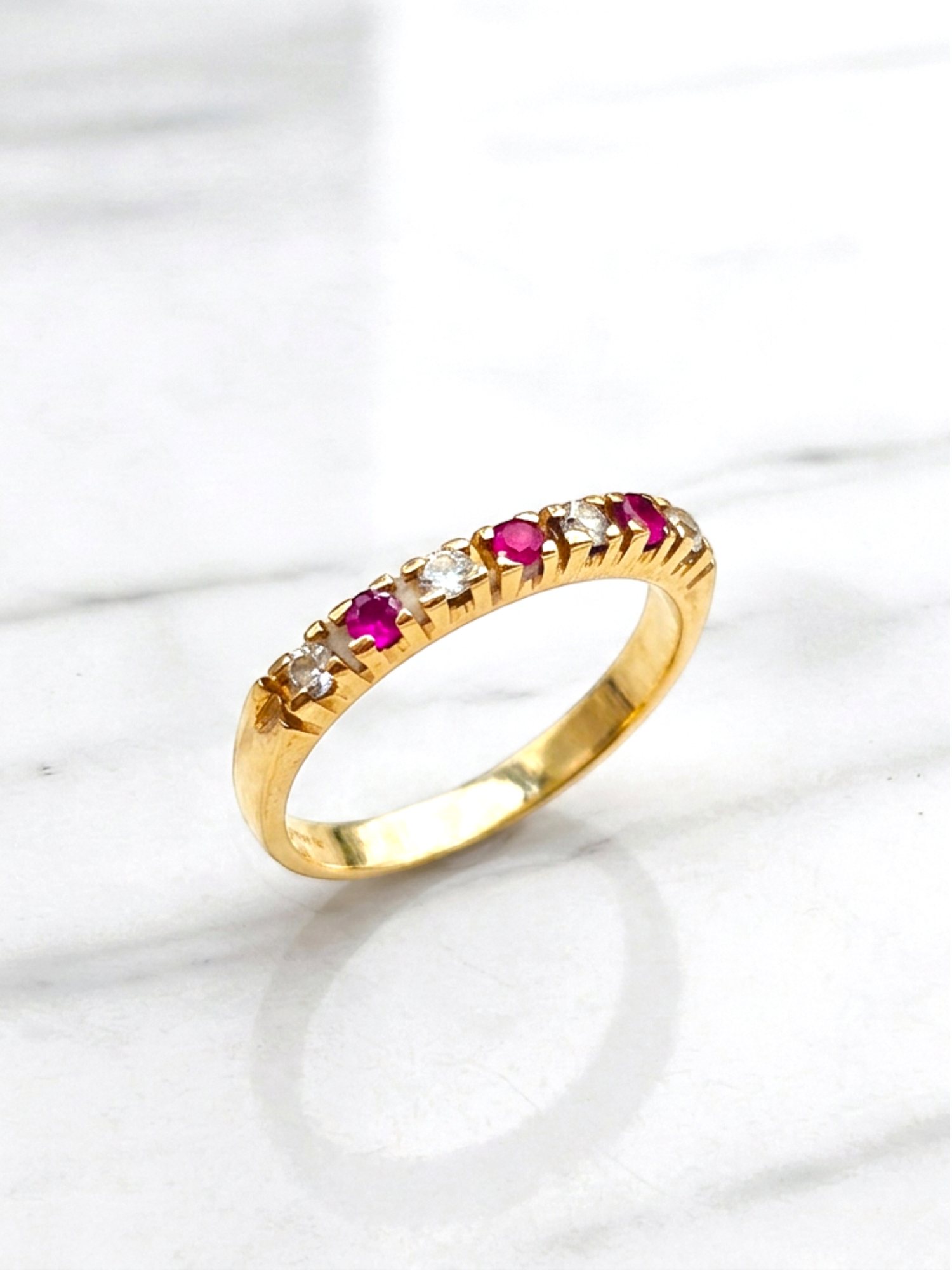 Anillo medio cintillo rubíes con circones Oro 18k 2