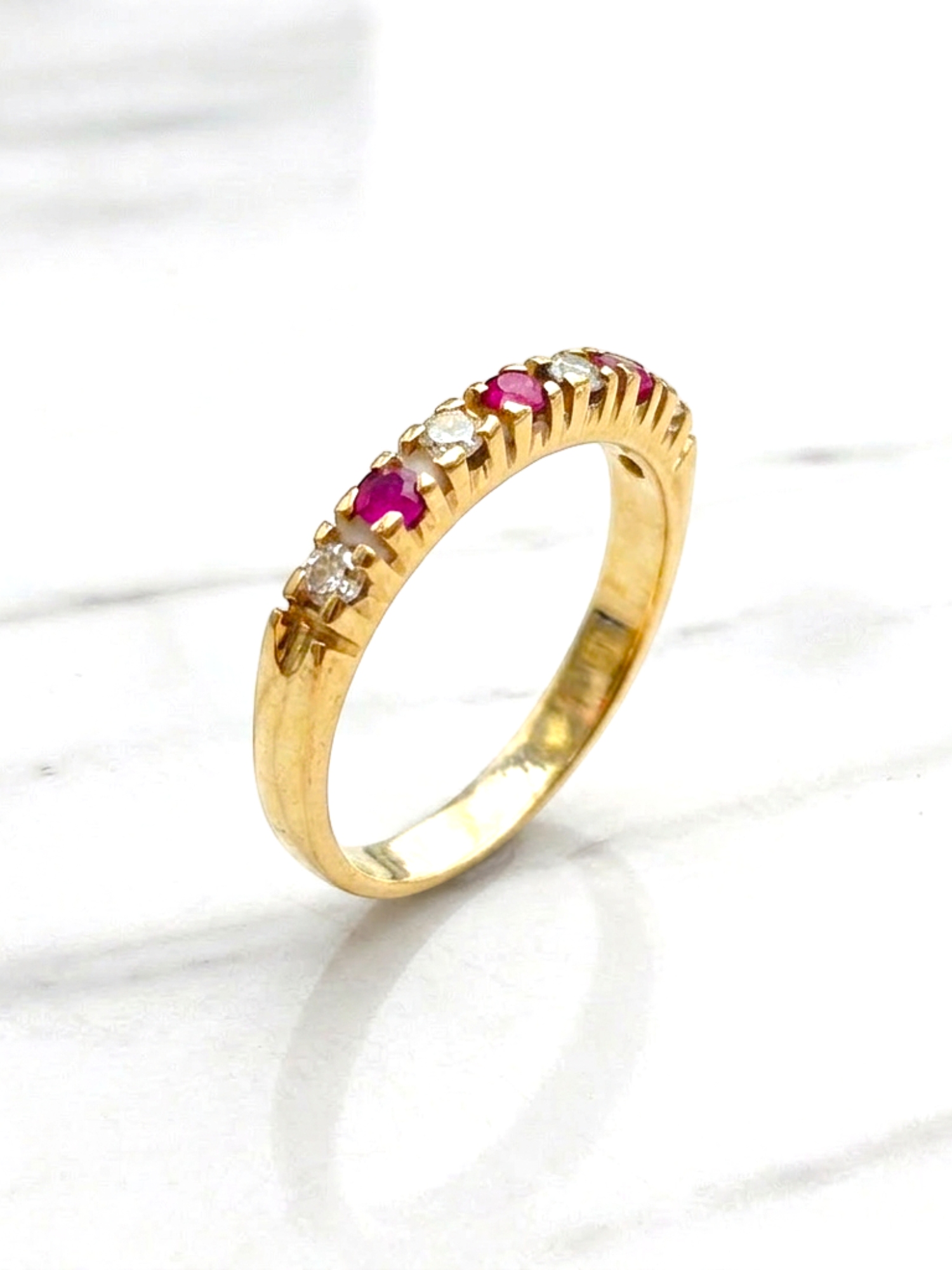 Anillo medio cintillo rubíes con circones Oro 18k 3