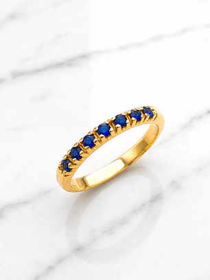 Anillo medio cintillo zafiros Oro 18k