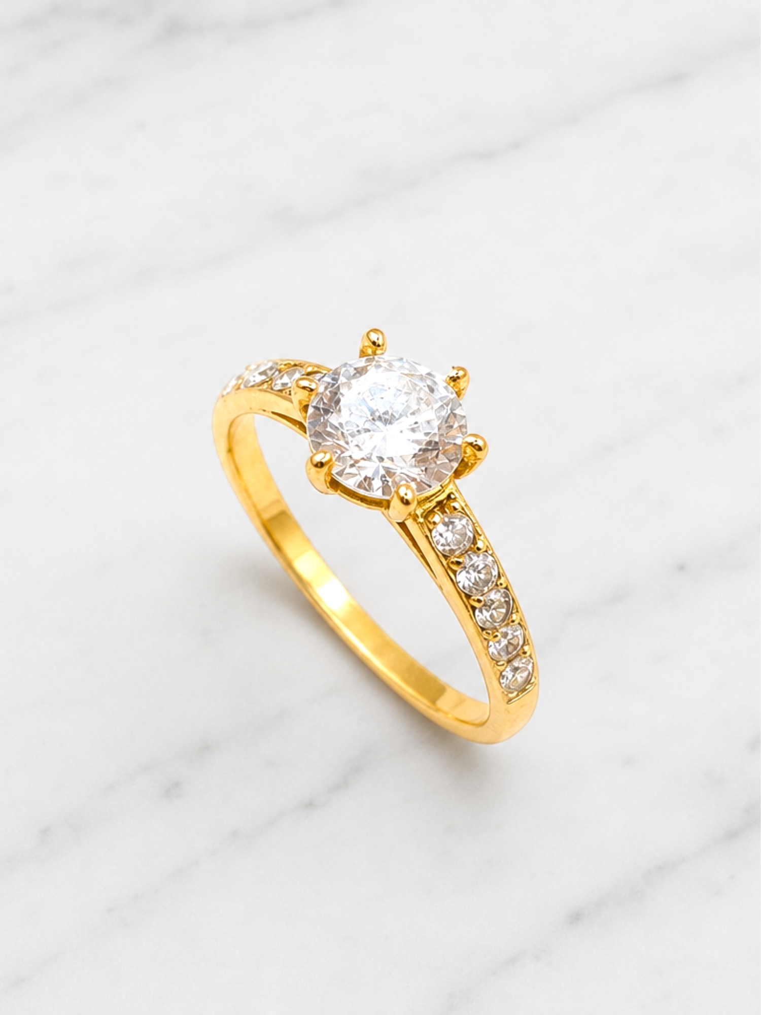 Anillo solitario medio cintillo circónes mediano Oro 18k 4