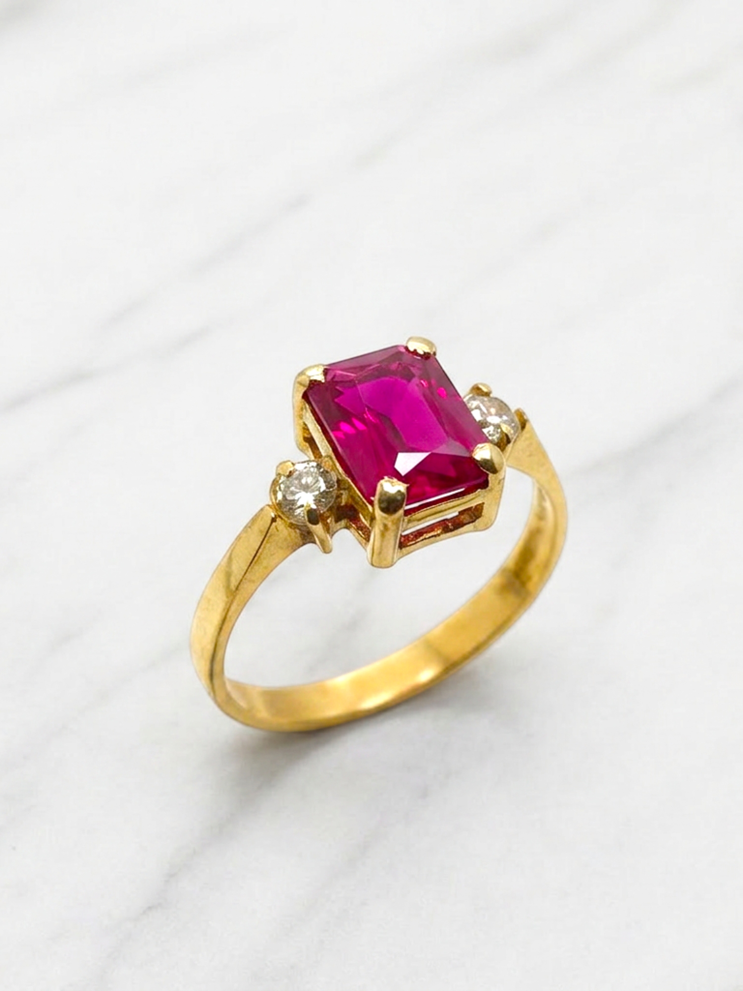 Anillo rectángulo rubí y circón Oro 18k 3
