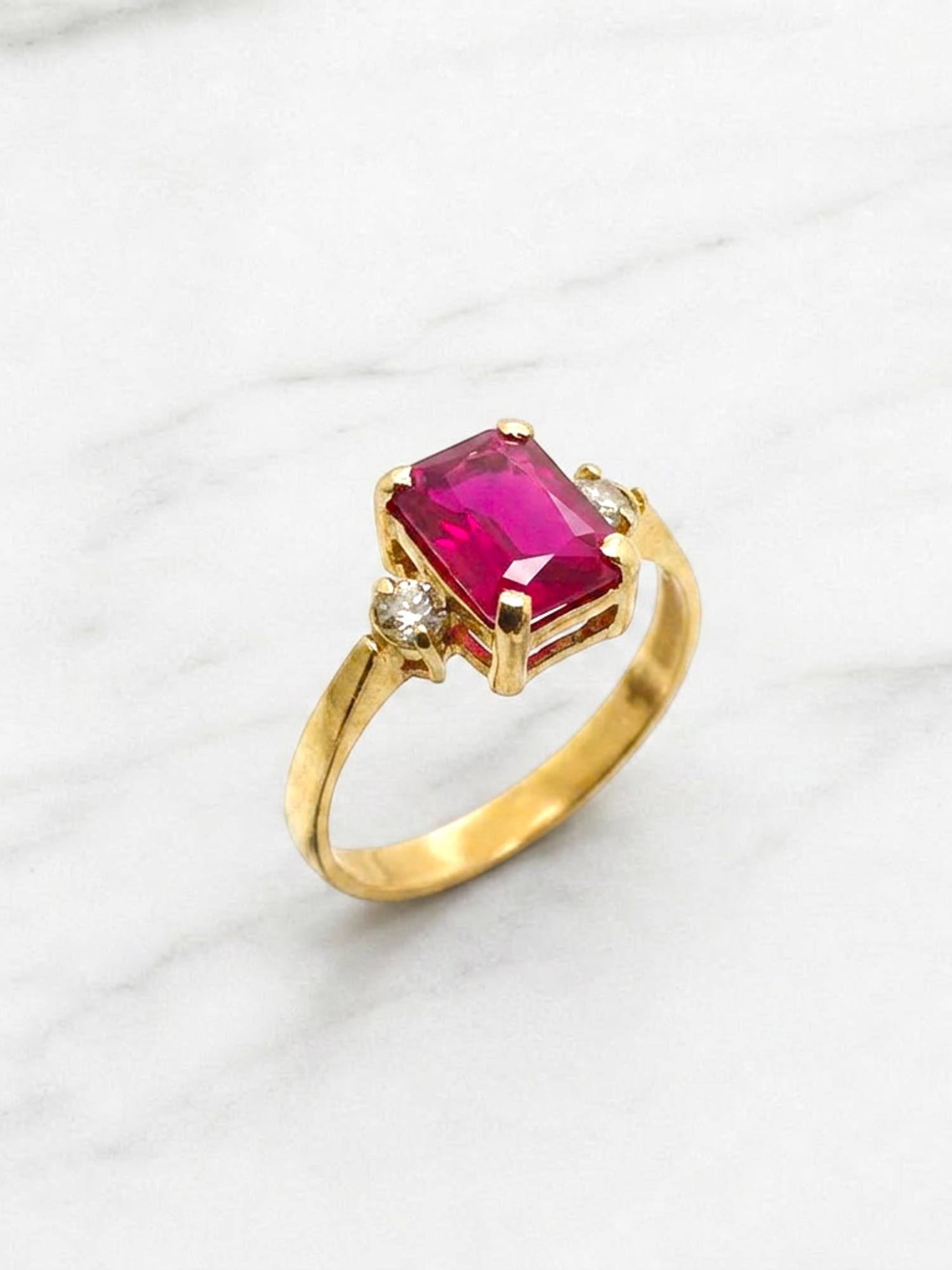 Anillo rectángulo rubí y circón Oro 18k 5