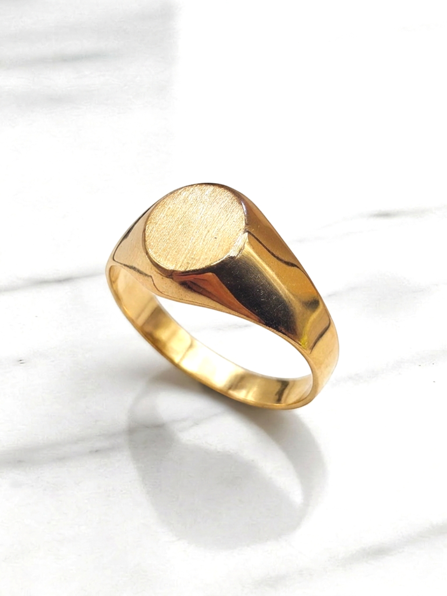 Anillo sello redondo Oro 18k 2