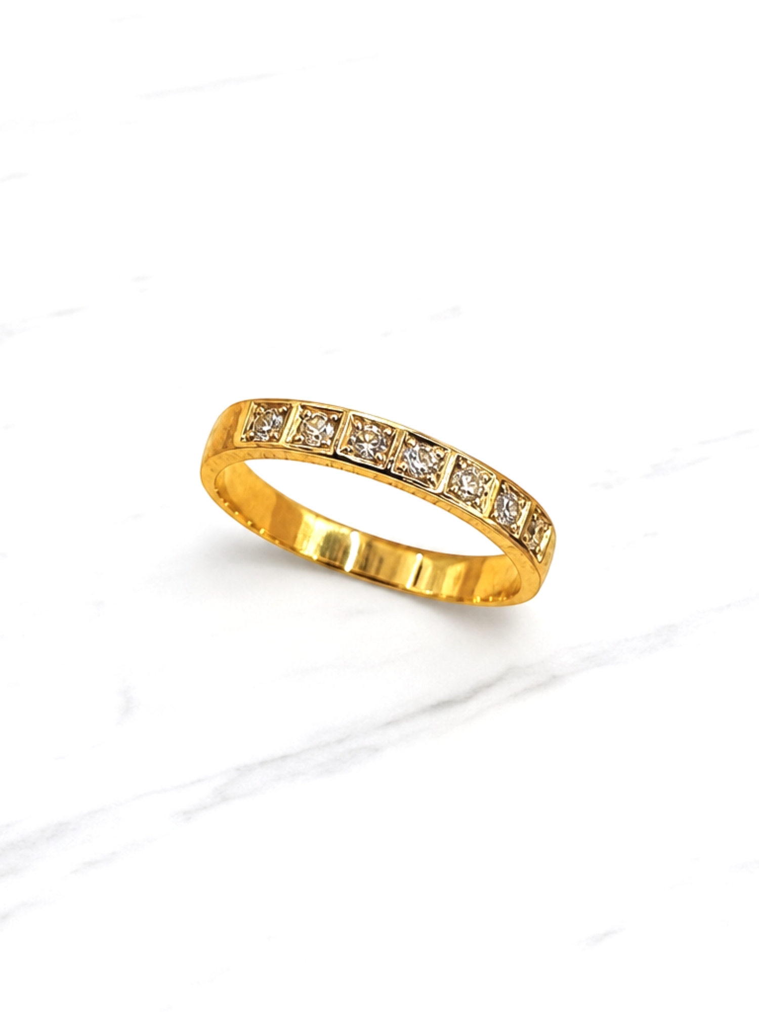 Anillo medio cintillo engastado circones Oro 18k 3