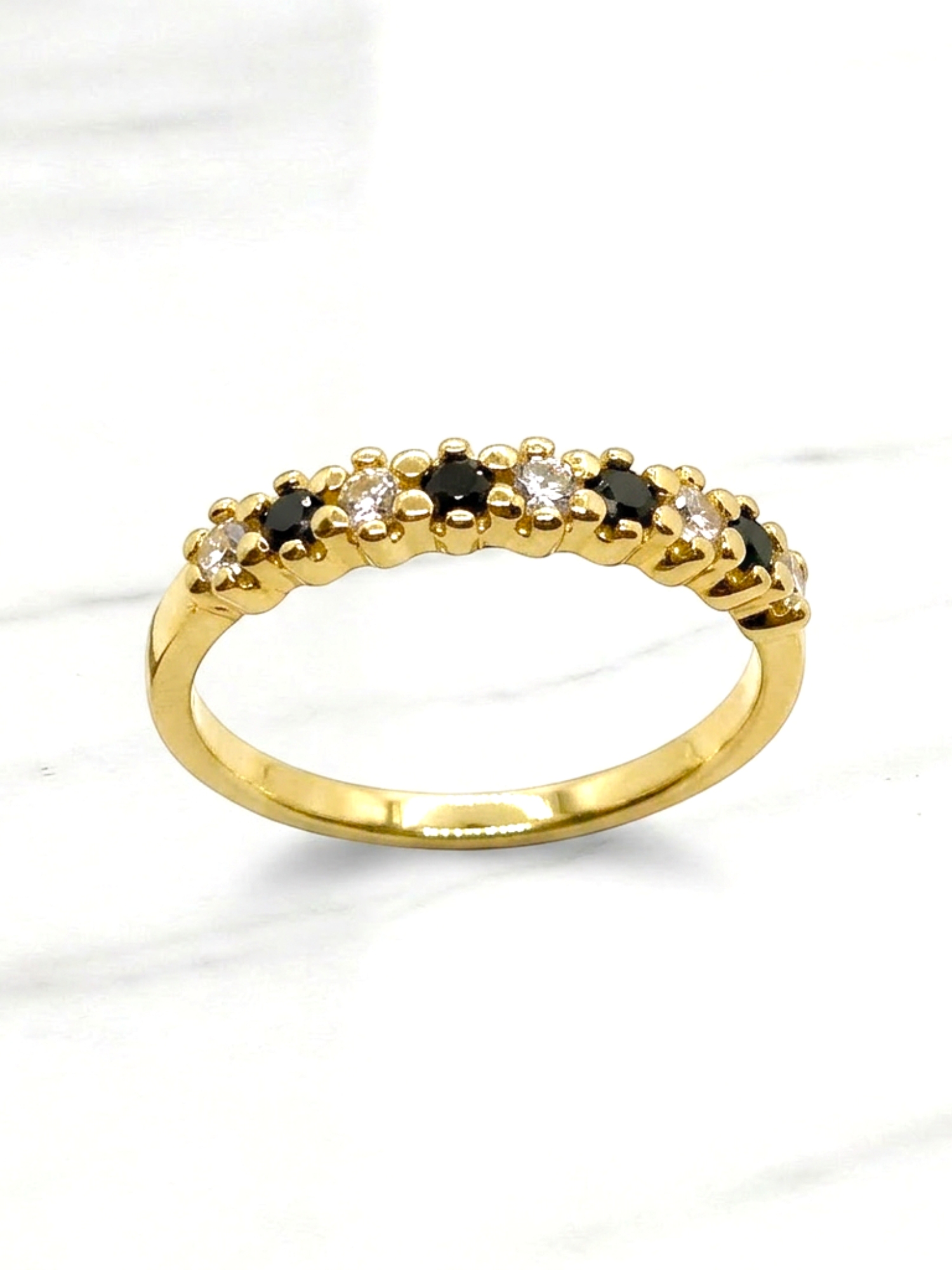 Anillo medio cintillo circón Onix Oro 18k  1