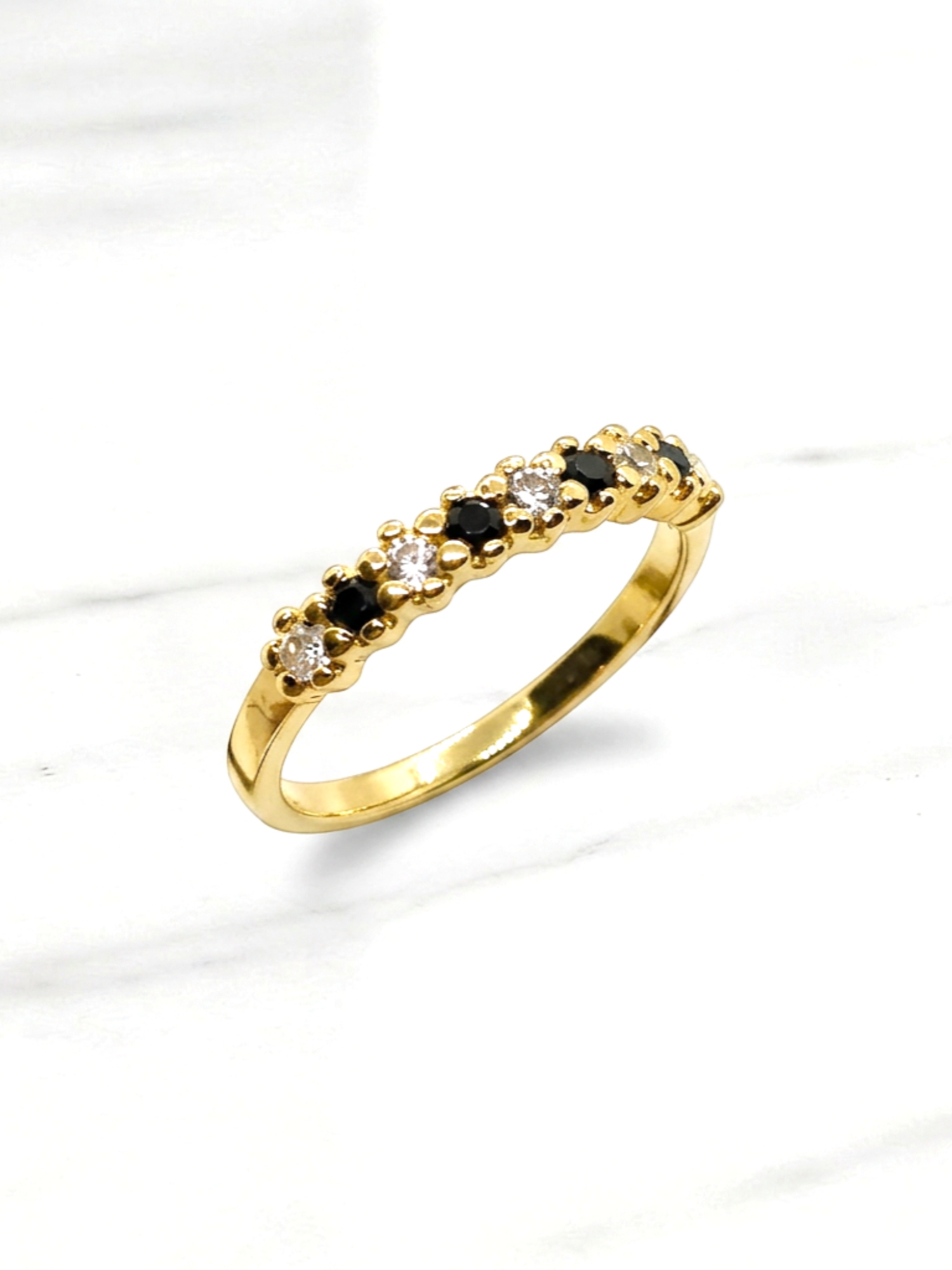 Anillo medio cintillo circón Onix Oro 18k  3