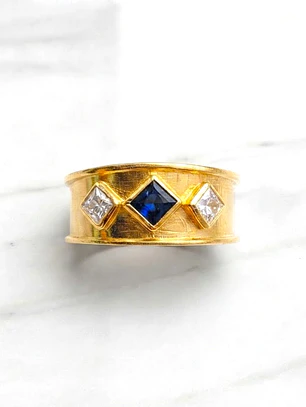 Anillo medieval zafiro y circones Oro 18k