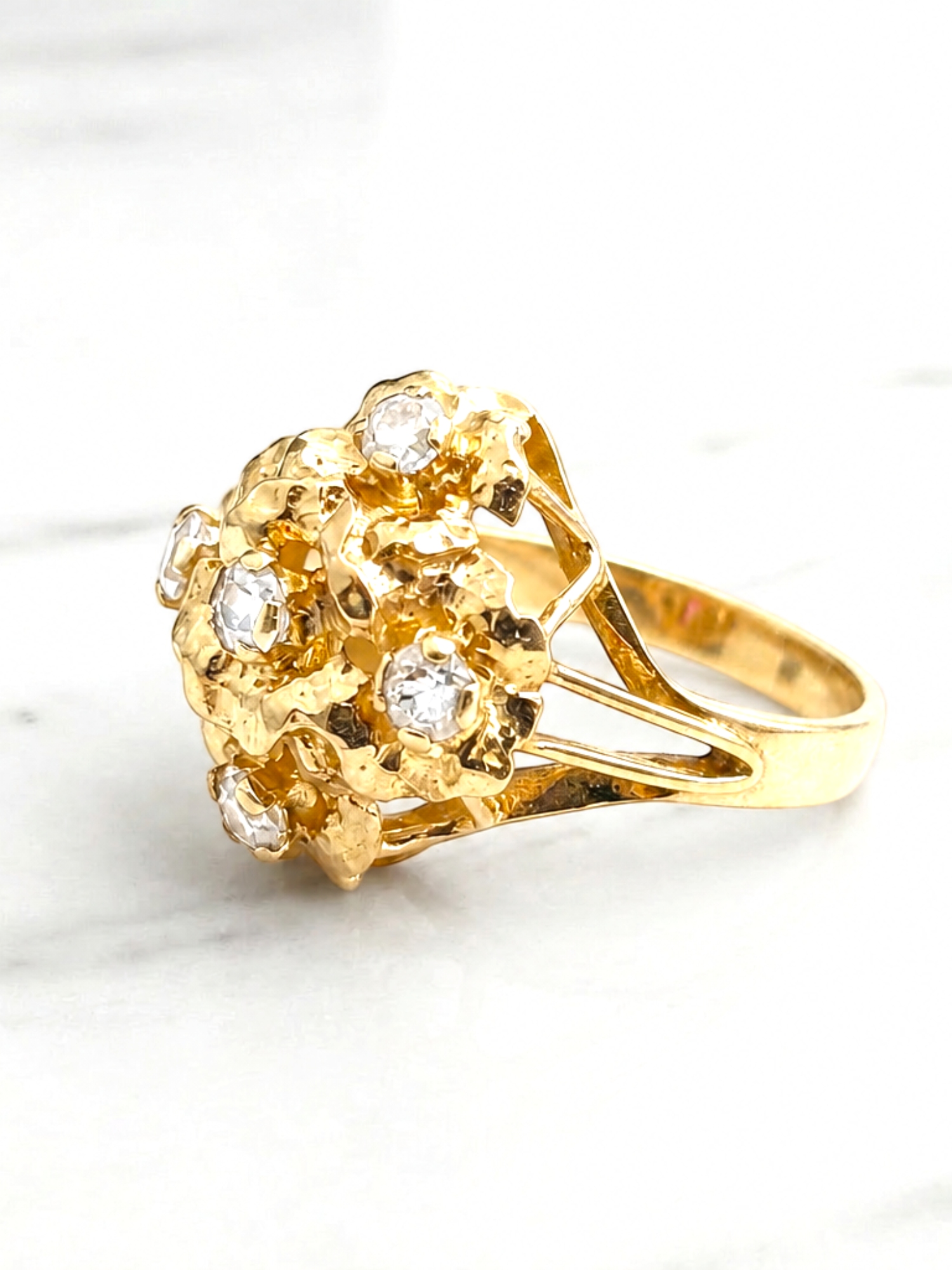 Anillo florentino circónes Oro 18k 2