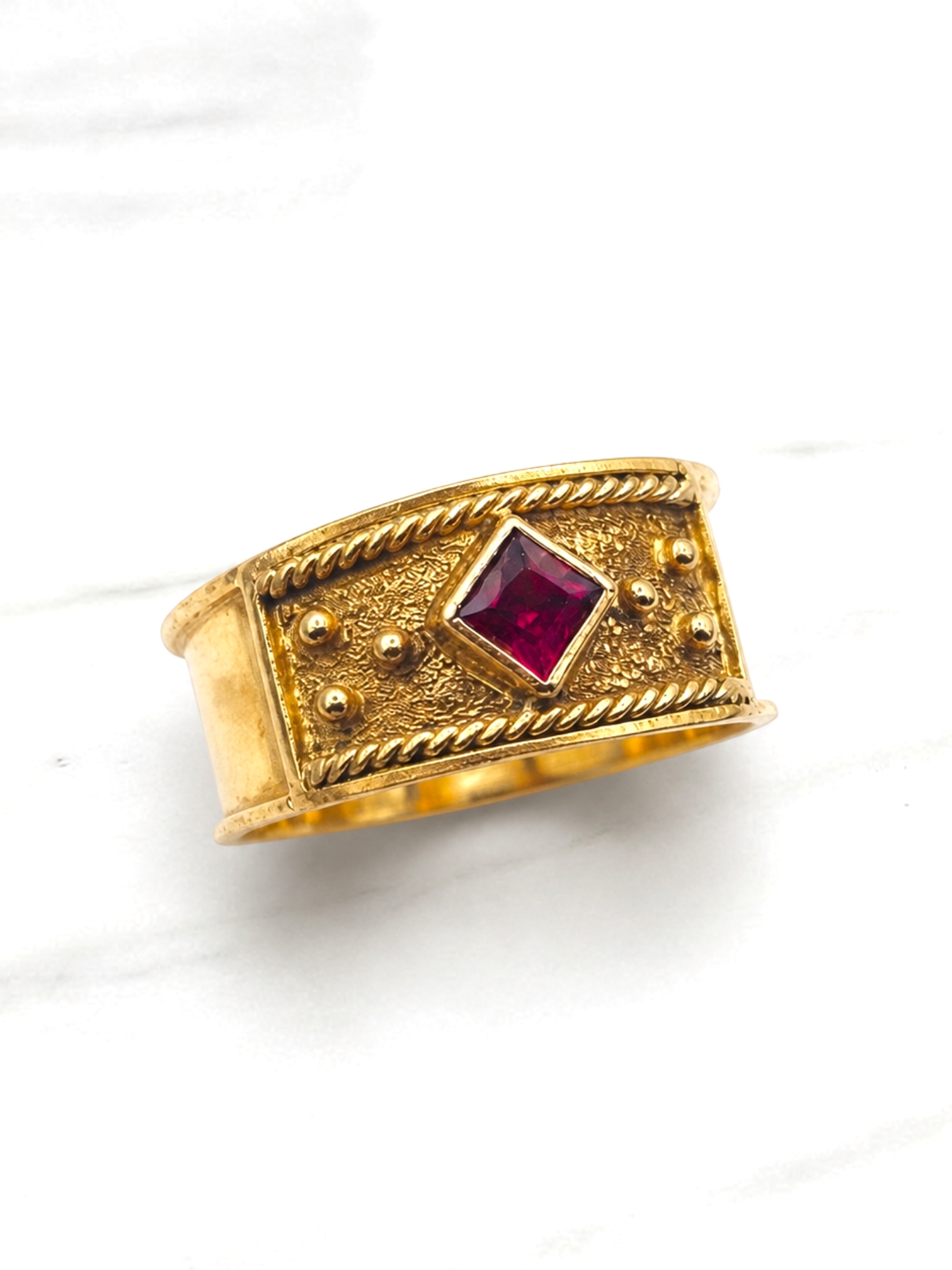 Anillo imperio rubí Oro 18k 2