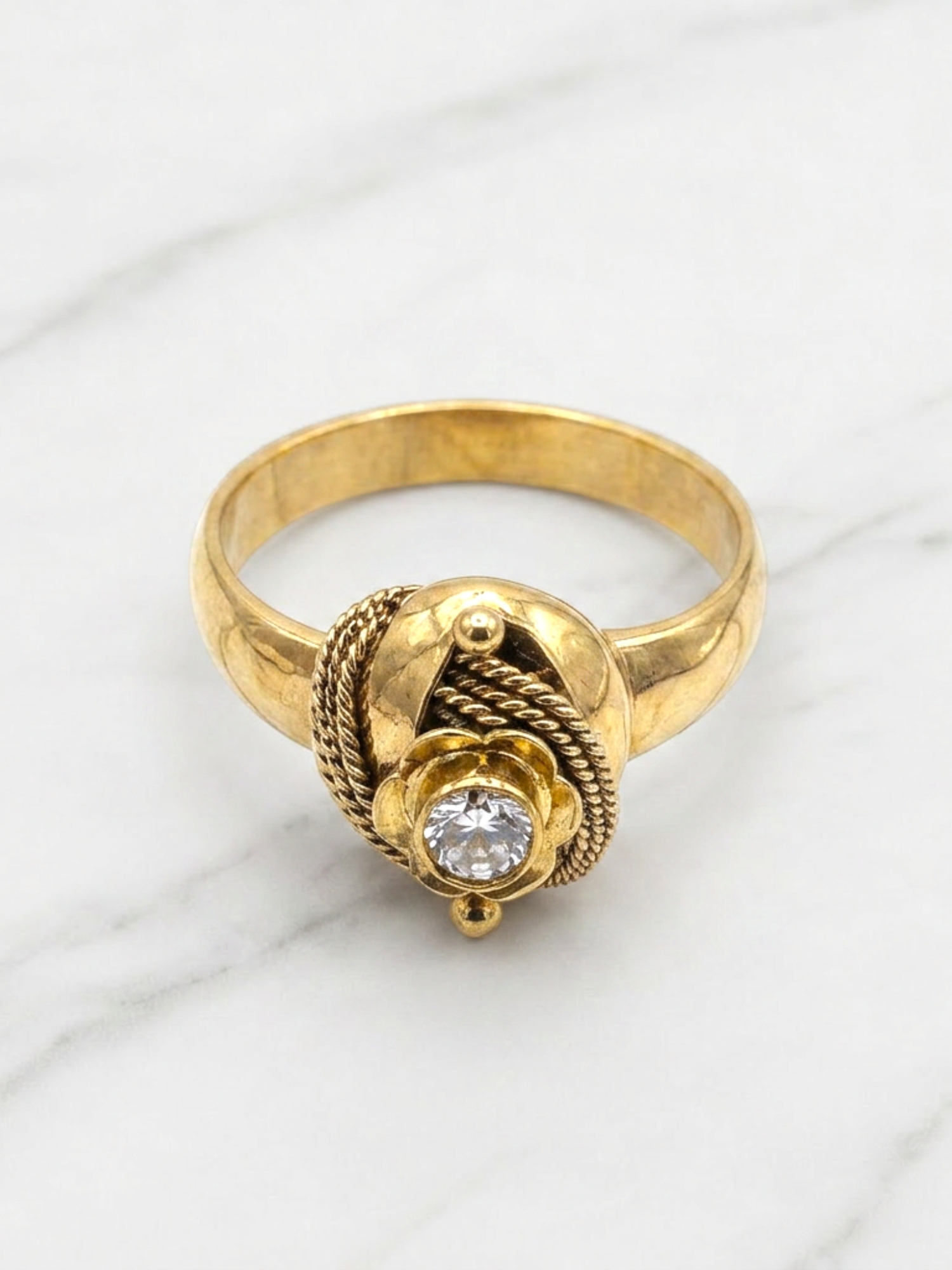 Anillo chevalier circón Oro 18k 3