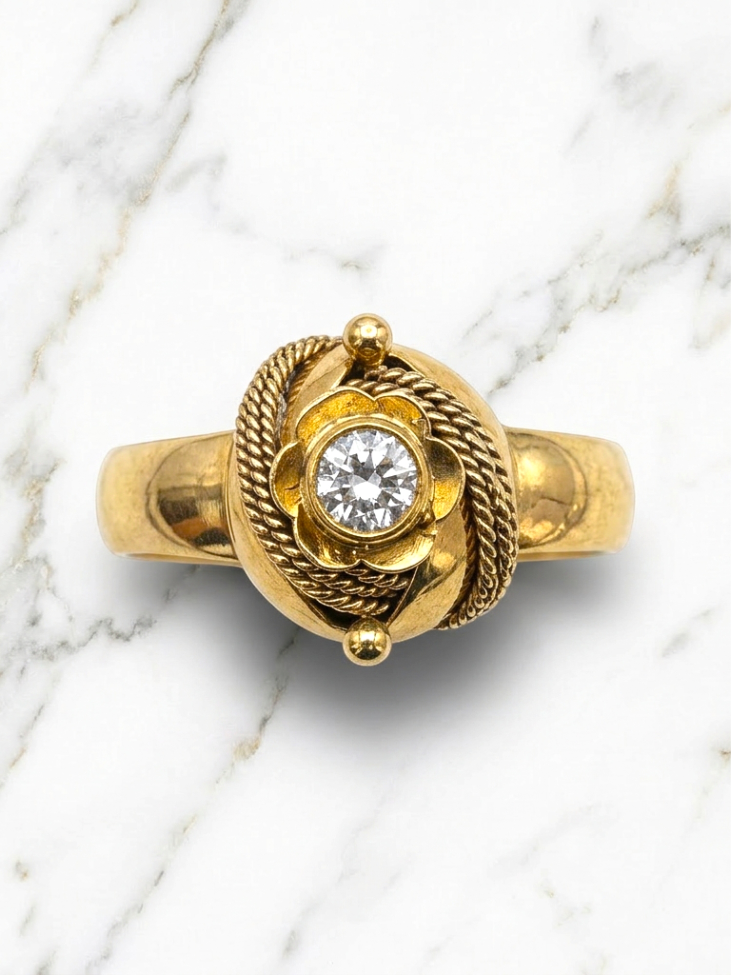 Anillo chevalier circón Oro 18k 1