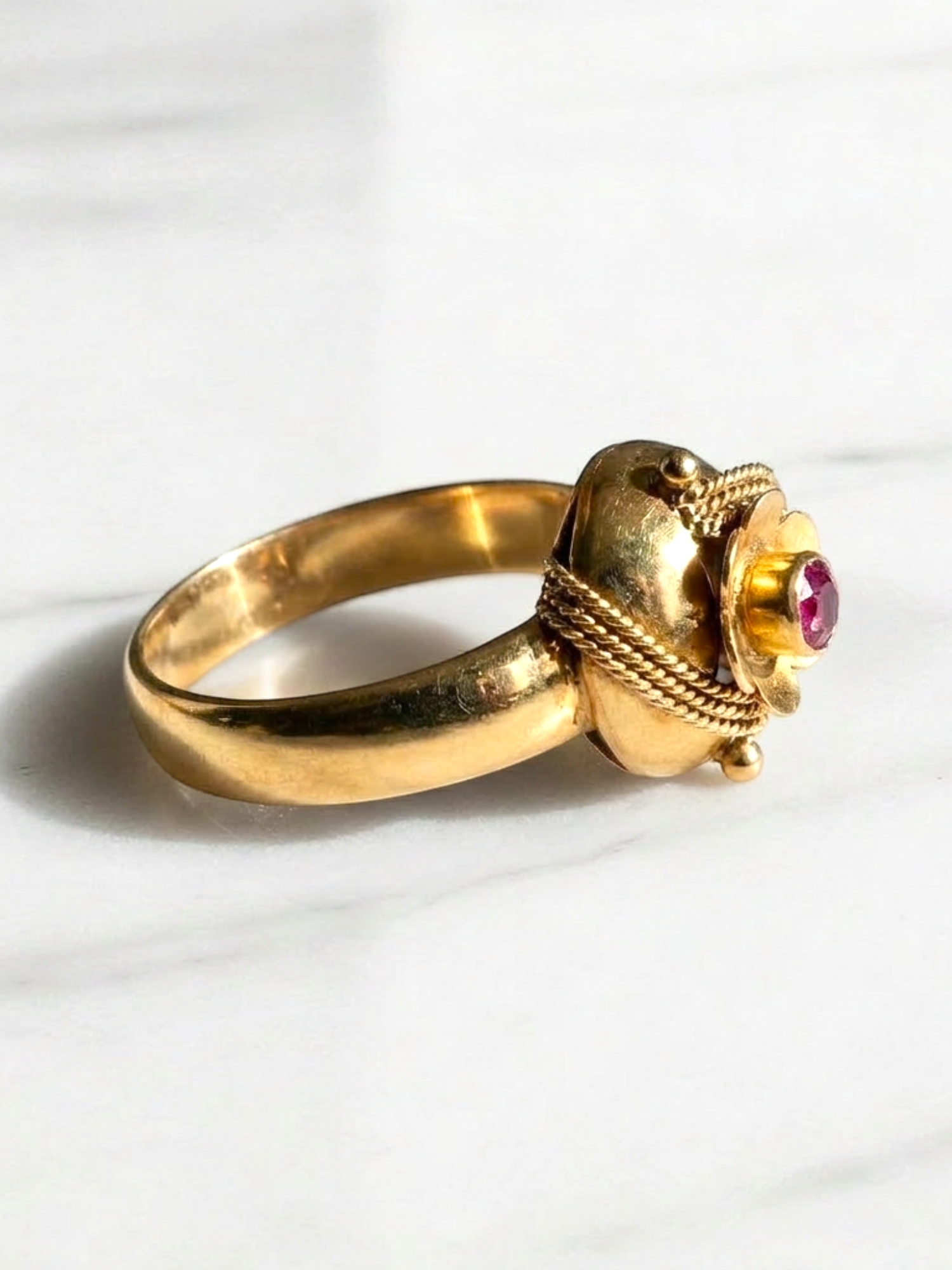 Anillo chevalier rubí Oro 18k 1