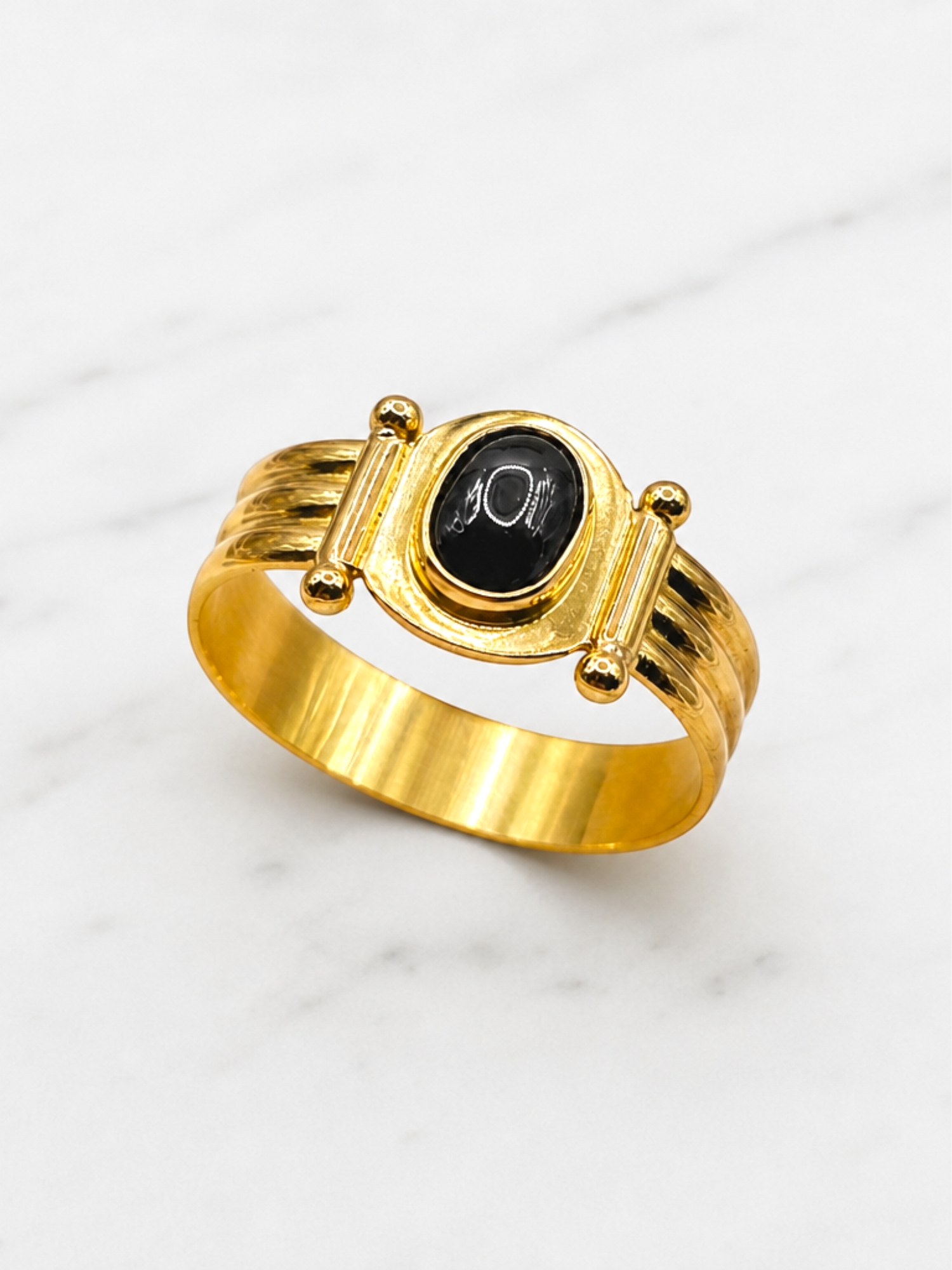 Anillo escudo onix Oro 18k 3