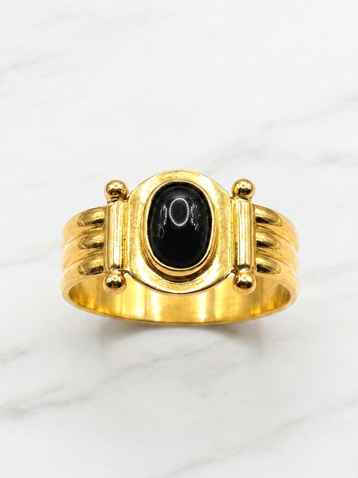 Anillo escudo onix Oro 18k 2